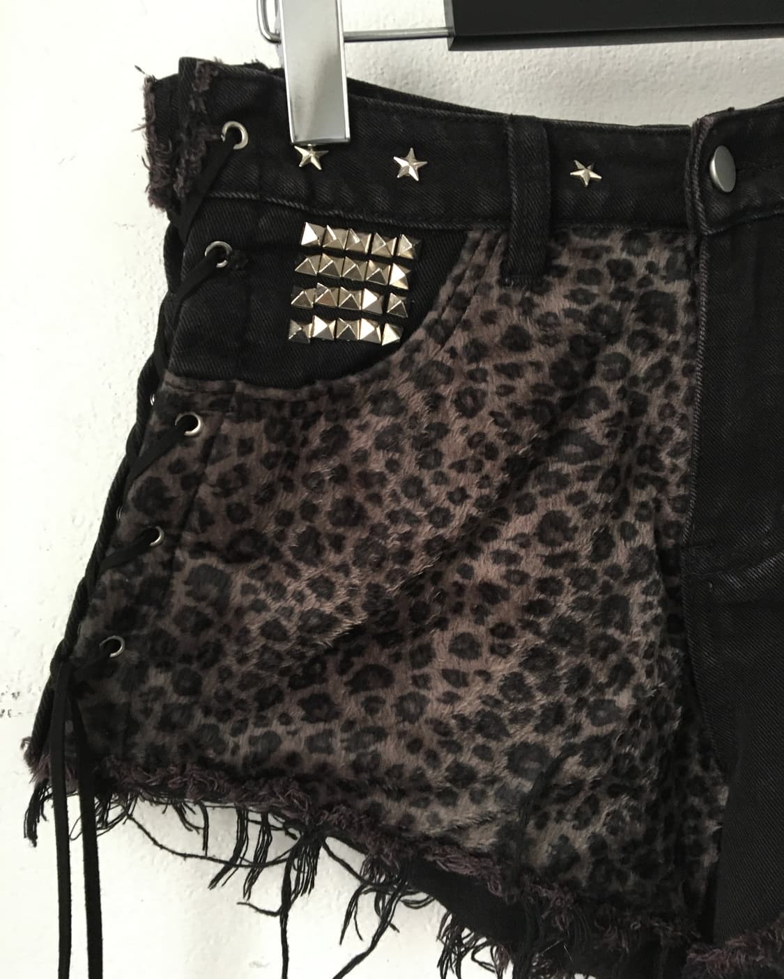 Lace up stud point short 상품이미지3