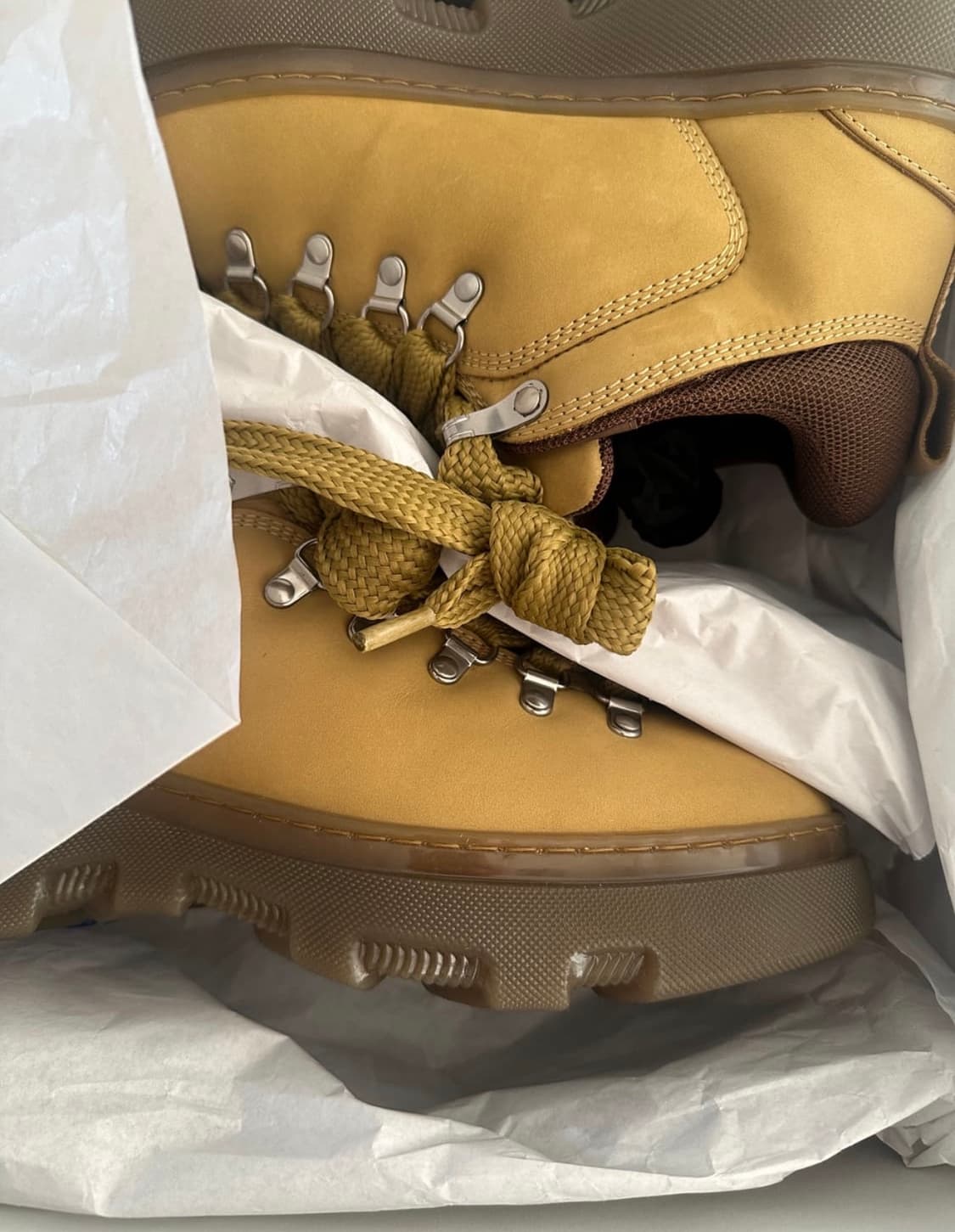 버버리 누벅 트렉 부츠 마닐라 40 상품이미지1