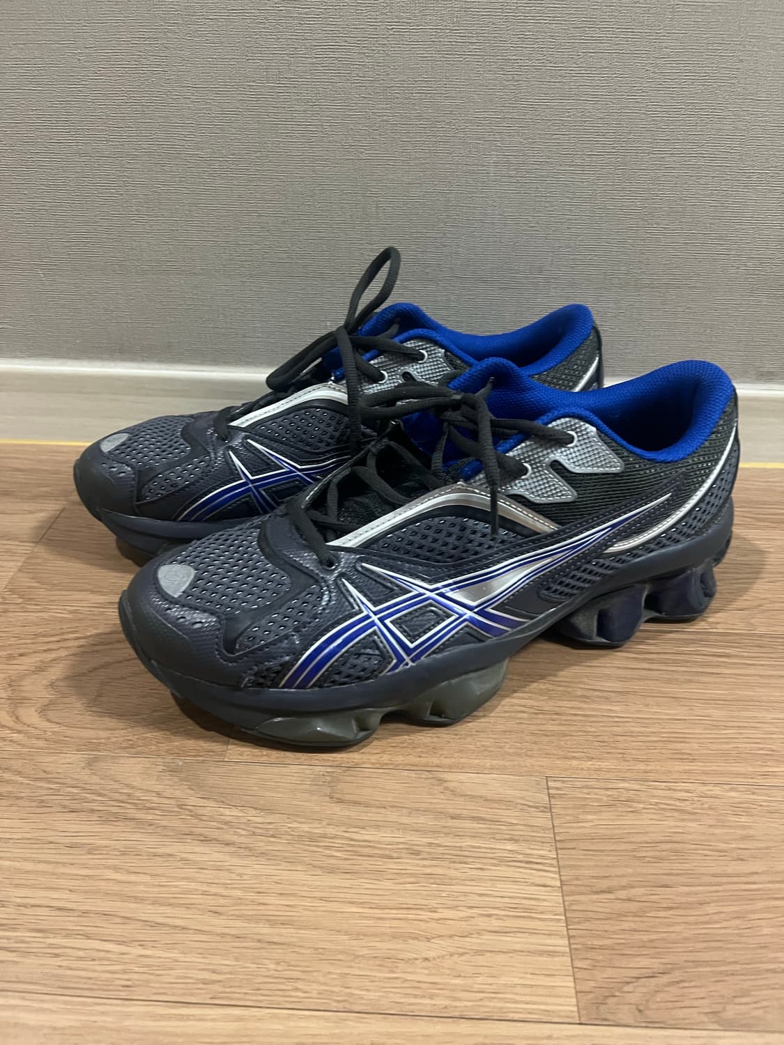 아식스 X 키코 젤 퀀텀 지엔치아 다크 그레이 (280) 상품이미지2