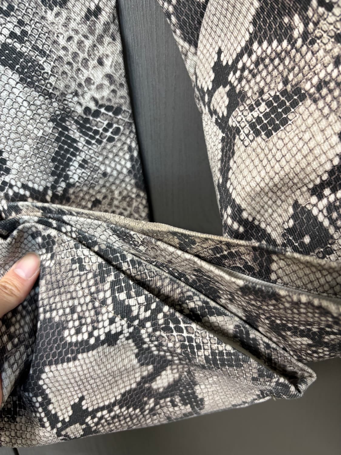 엑스트라 오디너리 파이톤팬츠  상품이미지3