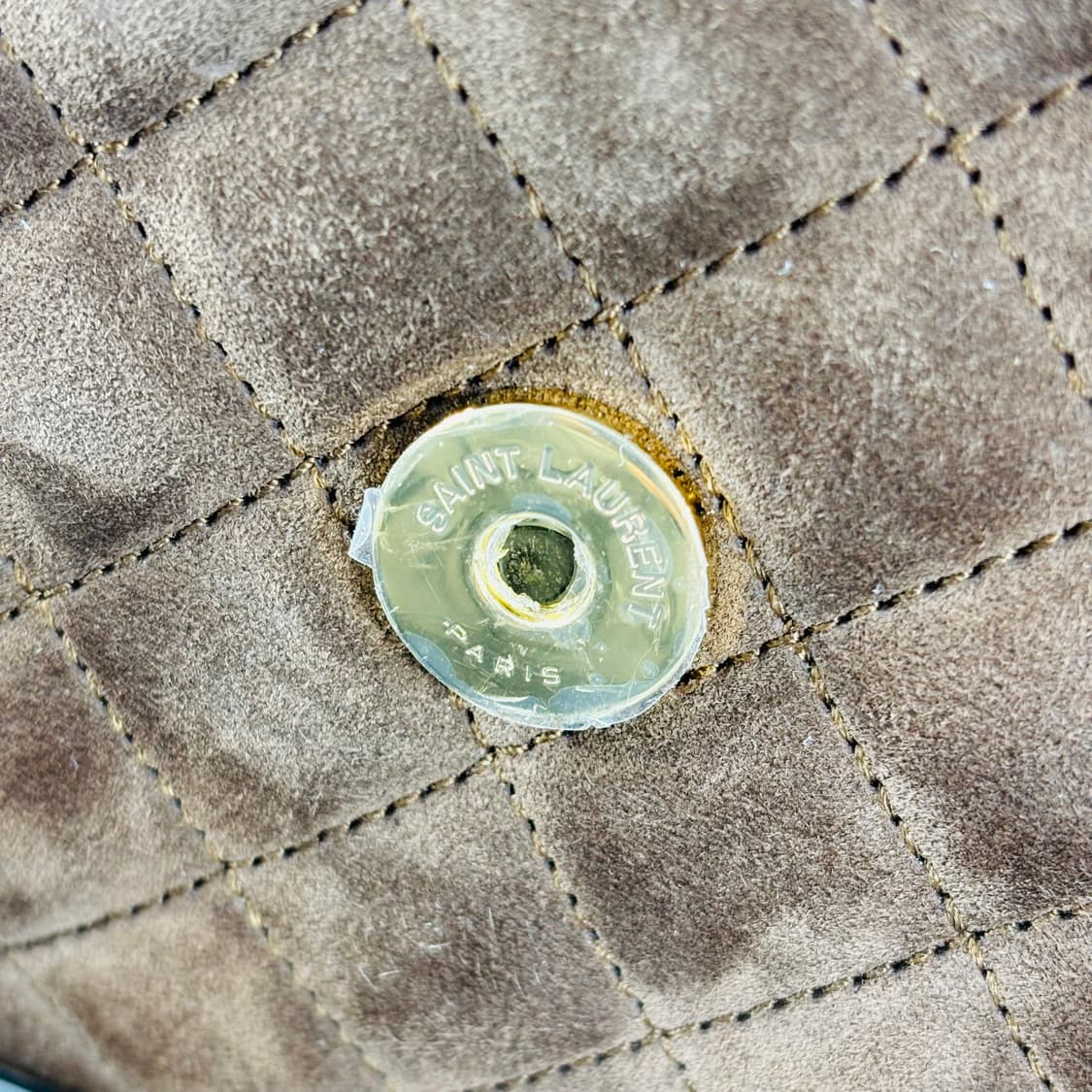 (새상품,정품)생로랑 엔벨로프 미디움 스웨이드 체인숄더백 상품이미지6