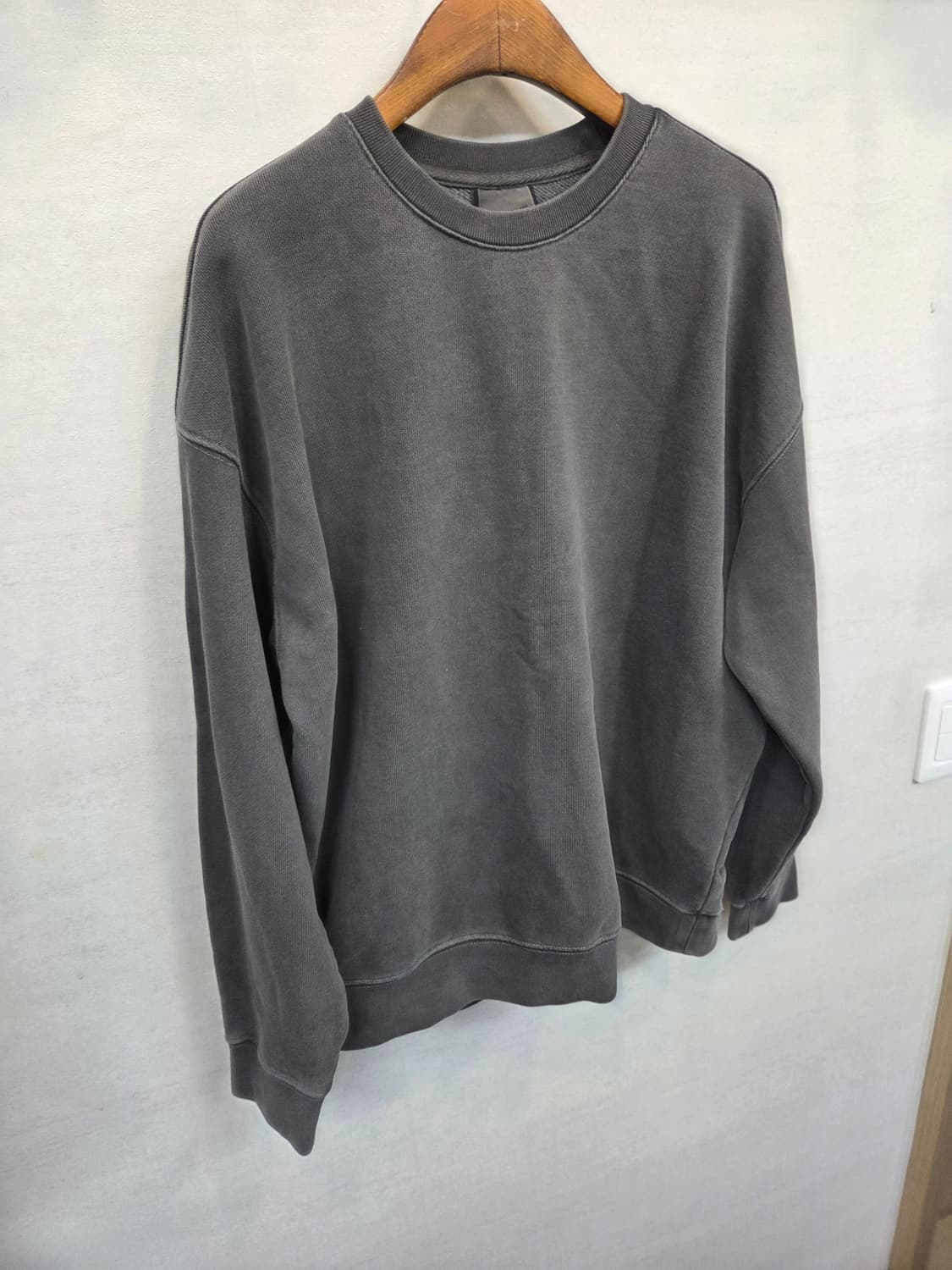 소버먼트 피그먼트 맨투맨 차콜 m 상품이미지5