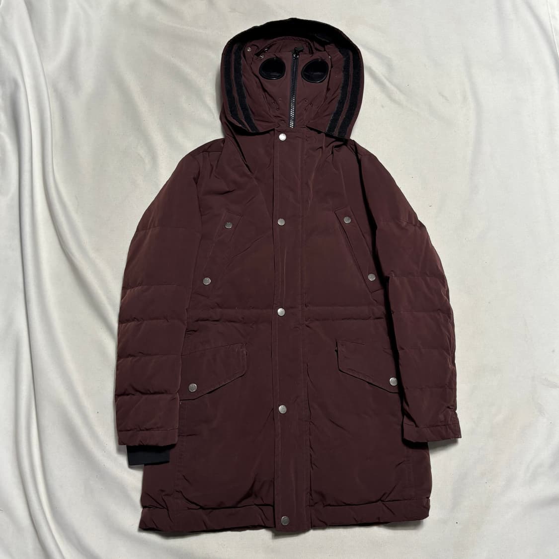95 C.P.컴퍼니 버건디 후드 고글 덕다운 패딩  상품이미지2