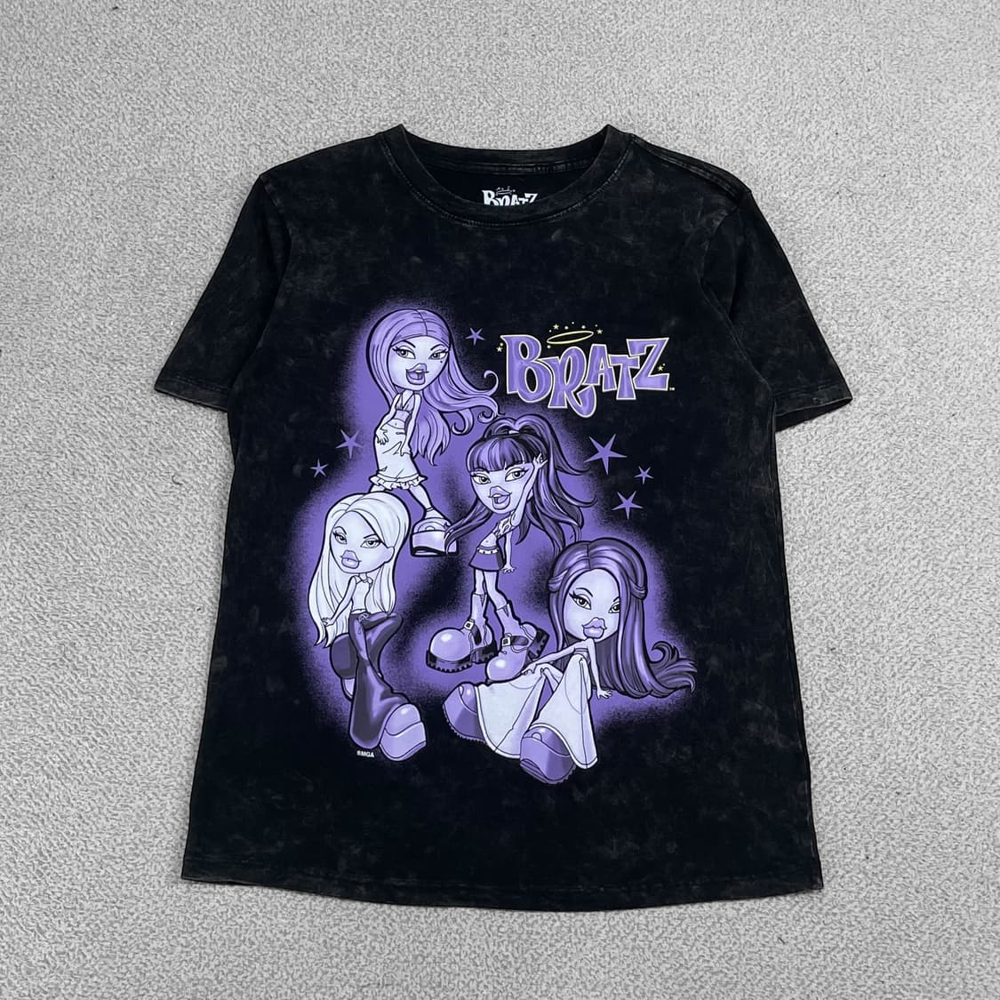 브랫츠(Bratz) 그래픽 반팔티 블랙 상품이미지1
