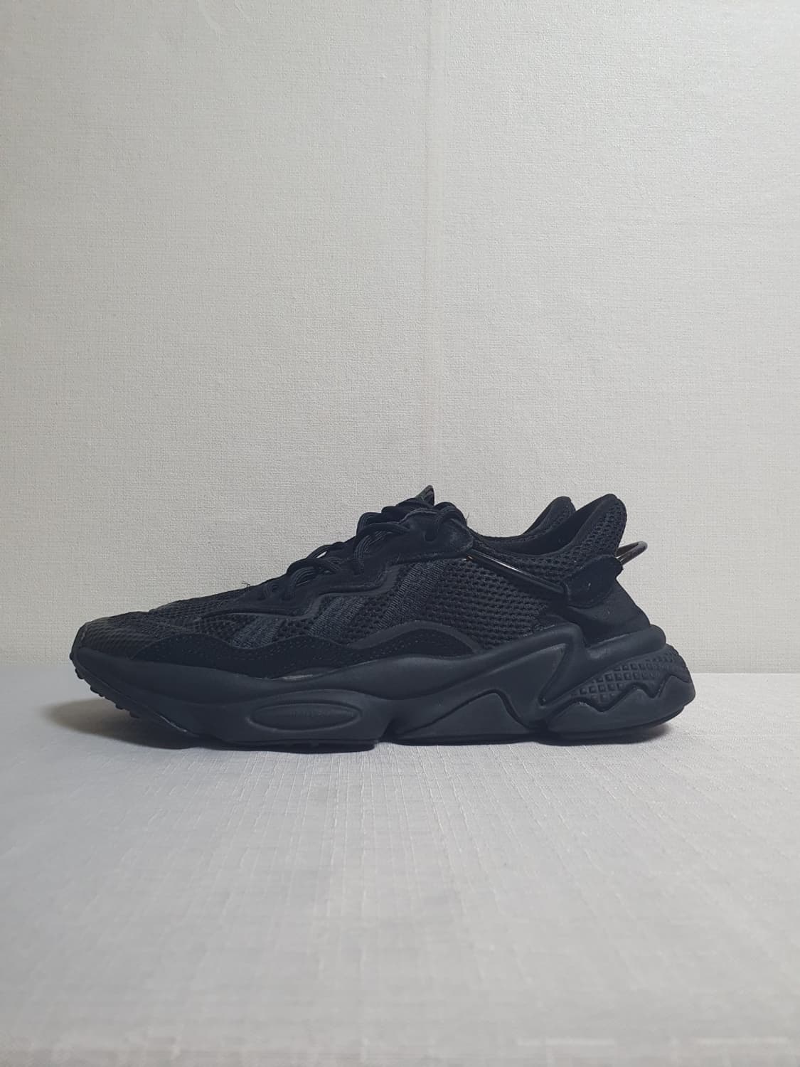 아디다스 오즈위고 트리플블랙 240mm 상품이미지3