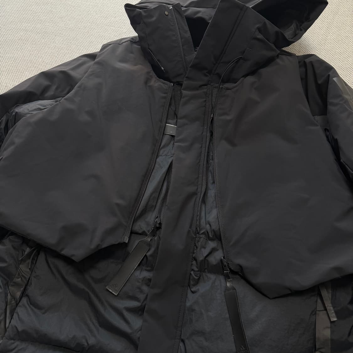 아디다스 x HUMAN RACE 롱패딩 (조끼 탈부착 가능) 상품이미지2