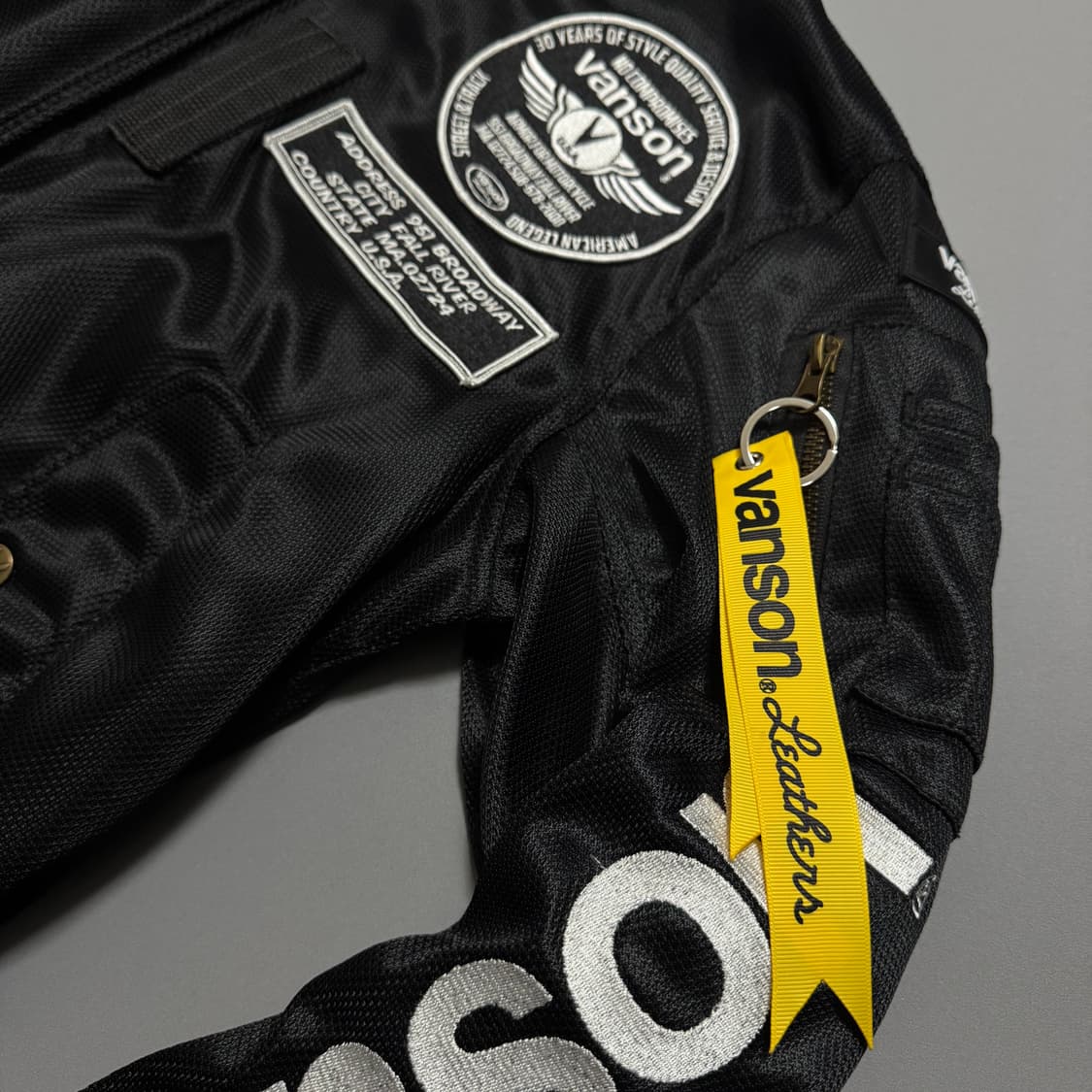VANSON 22ss 블랙컬러 양면 패치 로고 슬리브 자수 메쉬 MA-1 상품이미지5