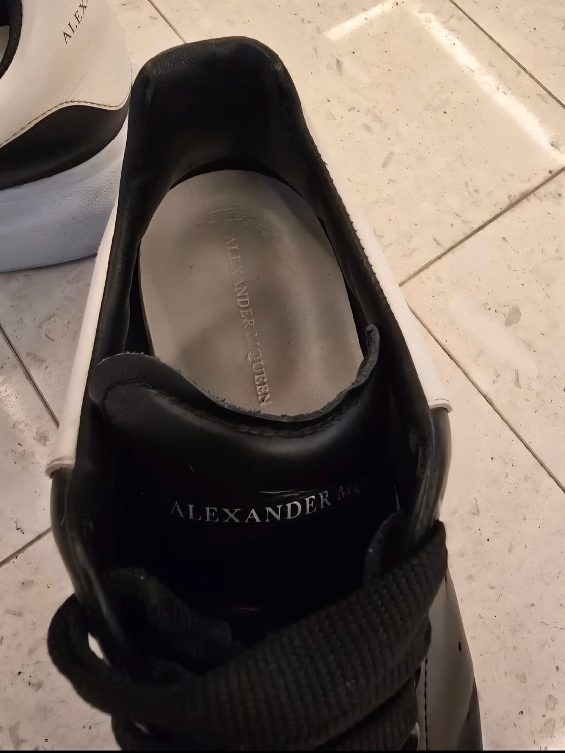 알렉산더 맥퀸 오버솔 스니커즈 블랙 상품이미지3