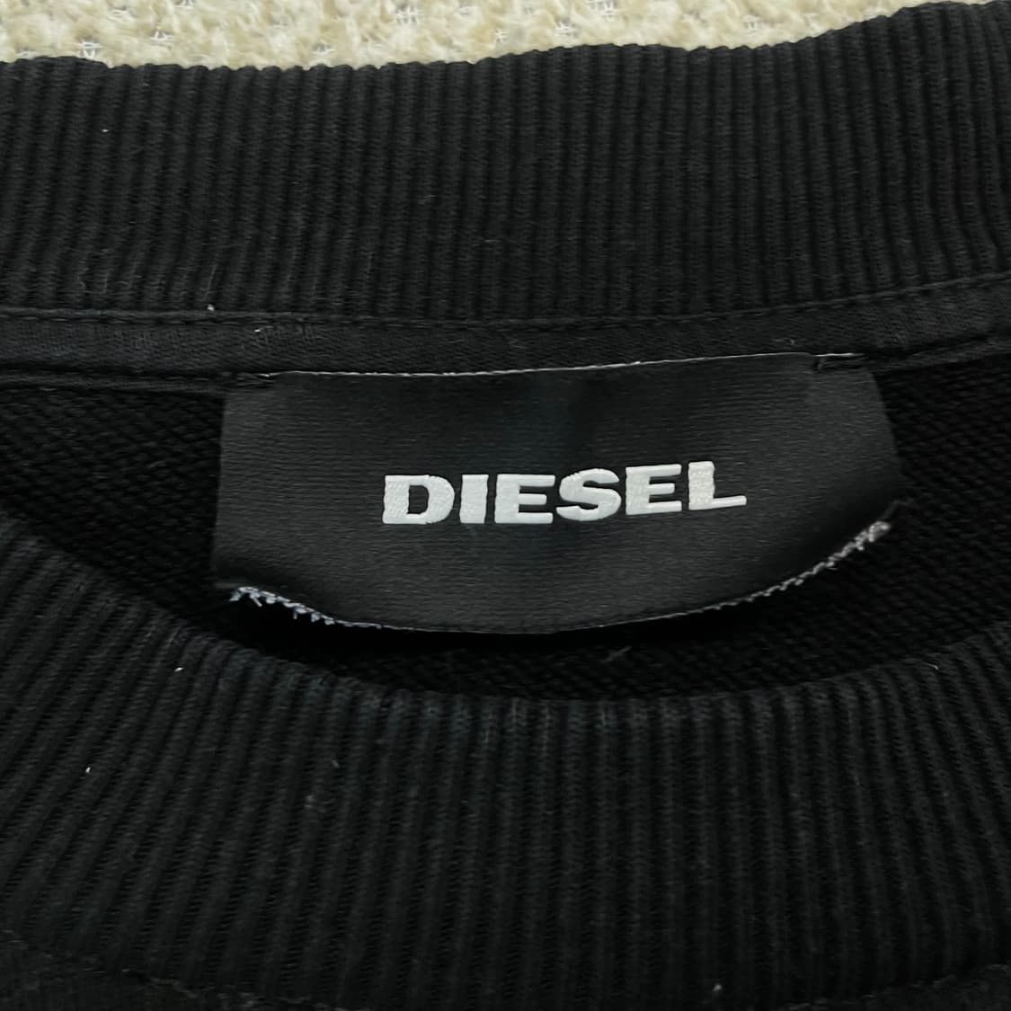 디젤 Diesel 스텐치 크루넥 맨투맨 블랙 상품이미지4