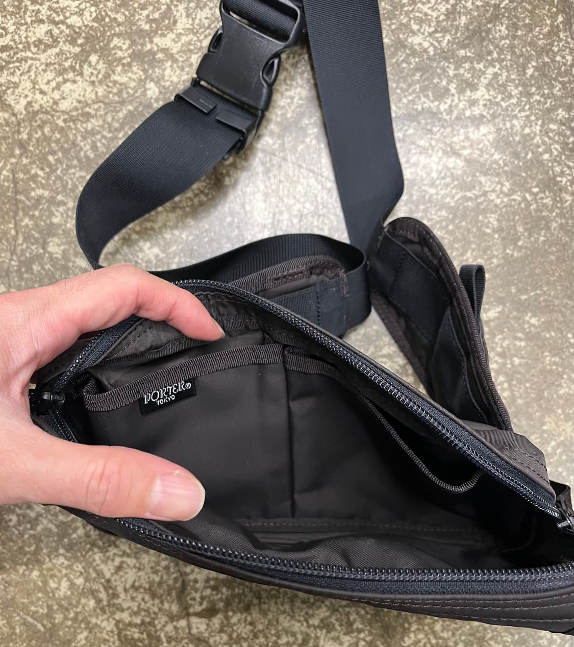 요시다 포터 다크브라운 웨이스트백 상품이미지6
