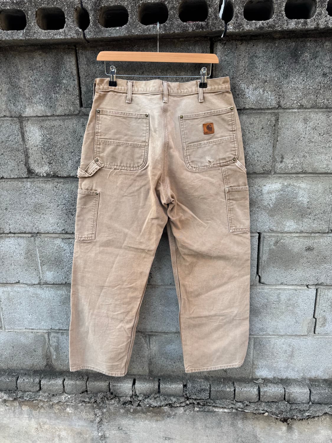 칼하트 빈티지 b136 브라운 더블니 하드페이딩 카펜터 워크 팬츠 상품이미지2