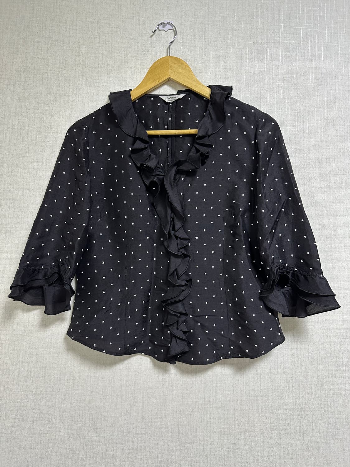 도트 러플 블라우스(실크100) 상품이미지1