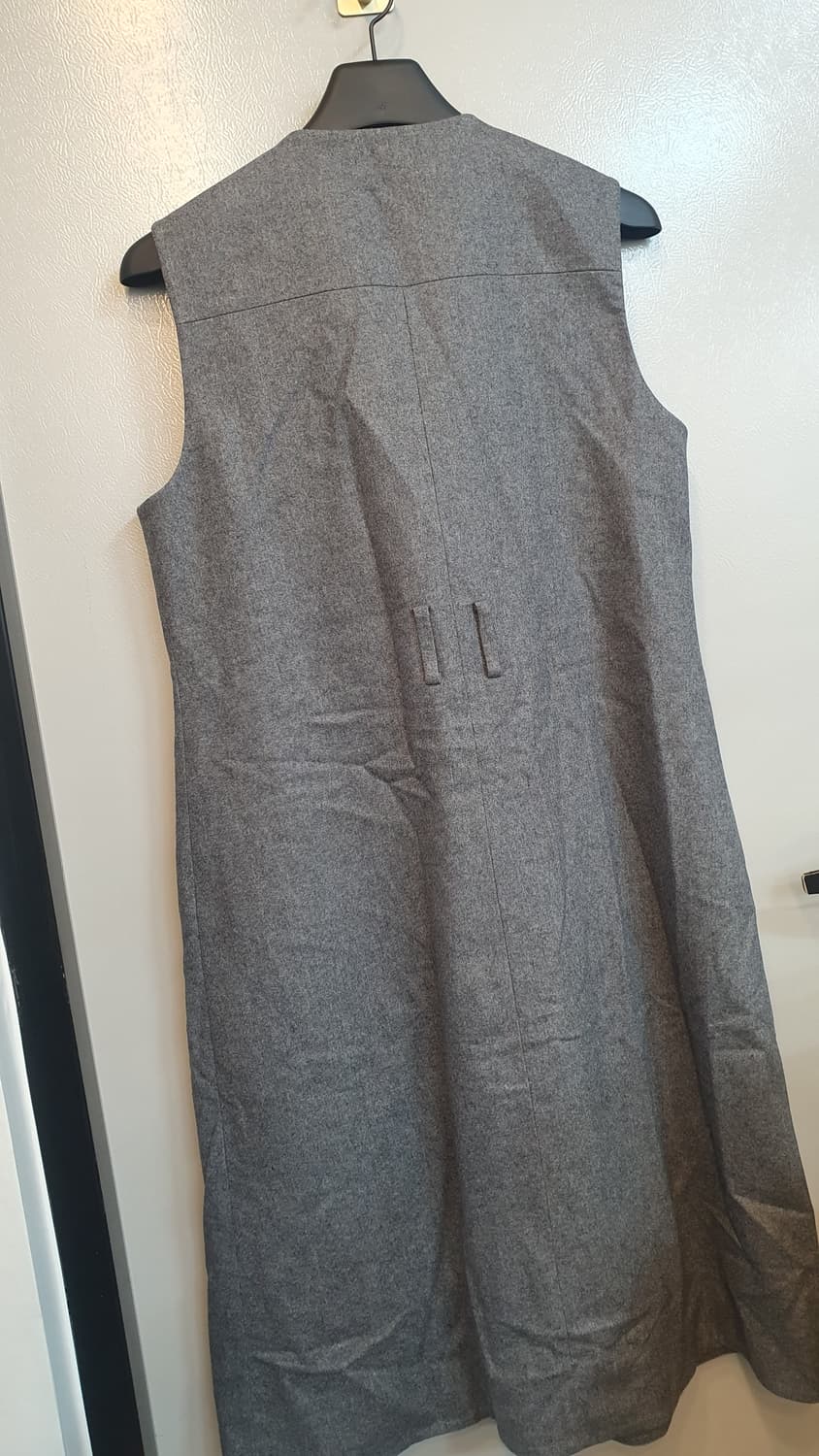 COS 울롱조끼40
울70% 폴리25% 케시미어5%
구김살짝외상태최상입니 상품이미지7