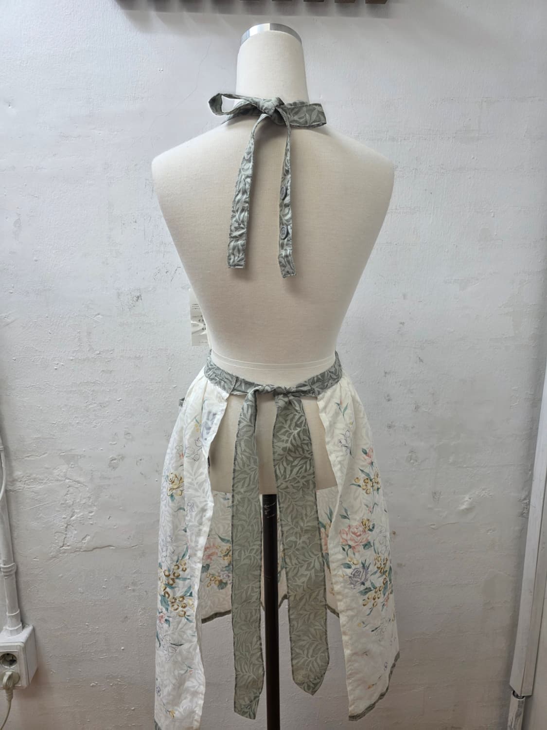 크리스찬디올 플로럴에이프런(새상품) 상품이미지5