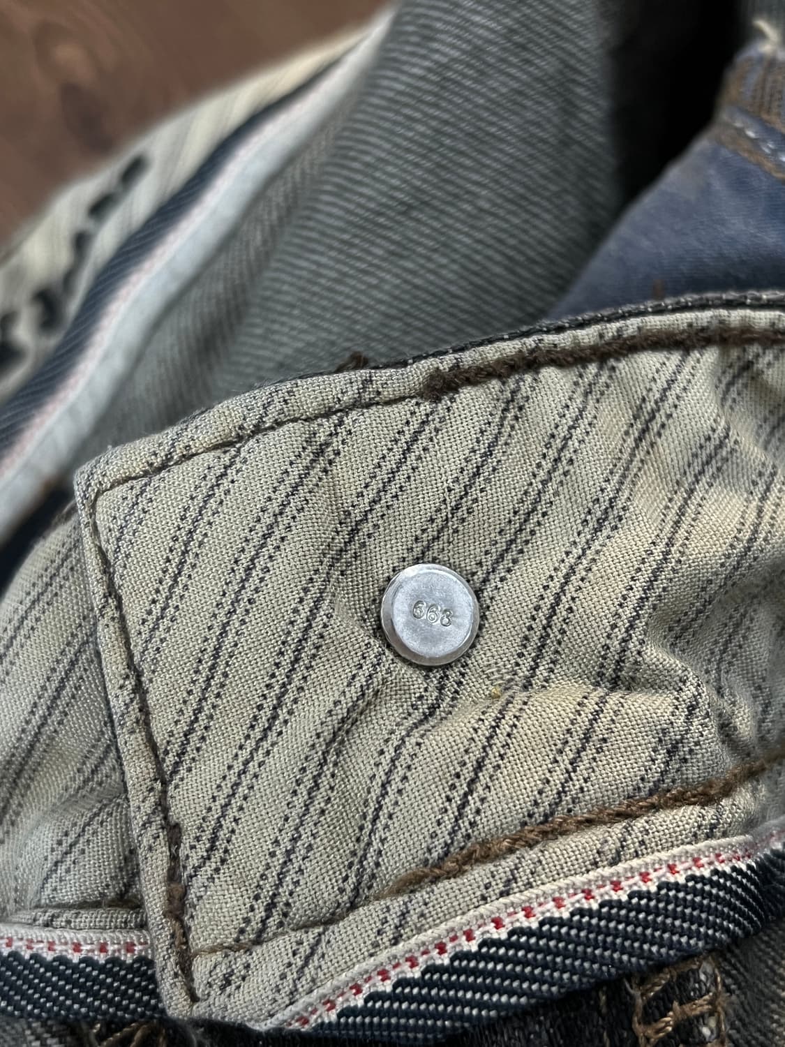 Levis 리바이스 701s 스트레이트핏 흑청 데님 팬츠 상품이미지7