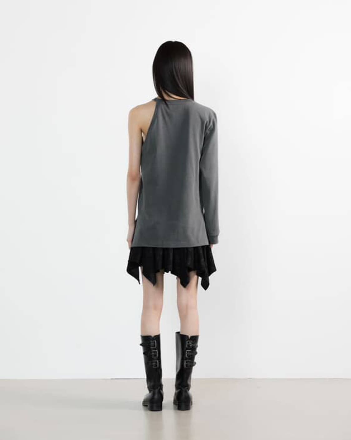 wettag 웻태그 FLOWER UNBALANCE TOP CHARCOAL 상품이미지4