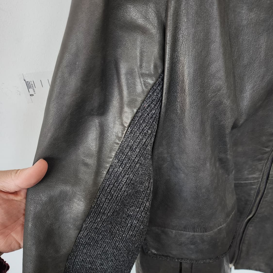 엠씨 후드 가죽 롱 코트 블랙 상품이미지5