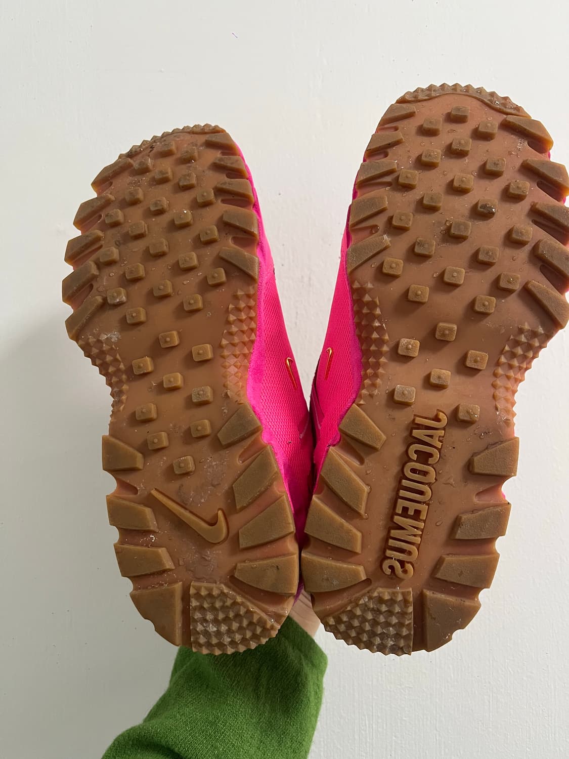 나이키X자크뮈스 에어 휴마라 LX 핑크 플래쉬 상품이미지3