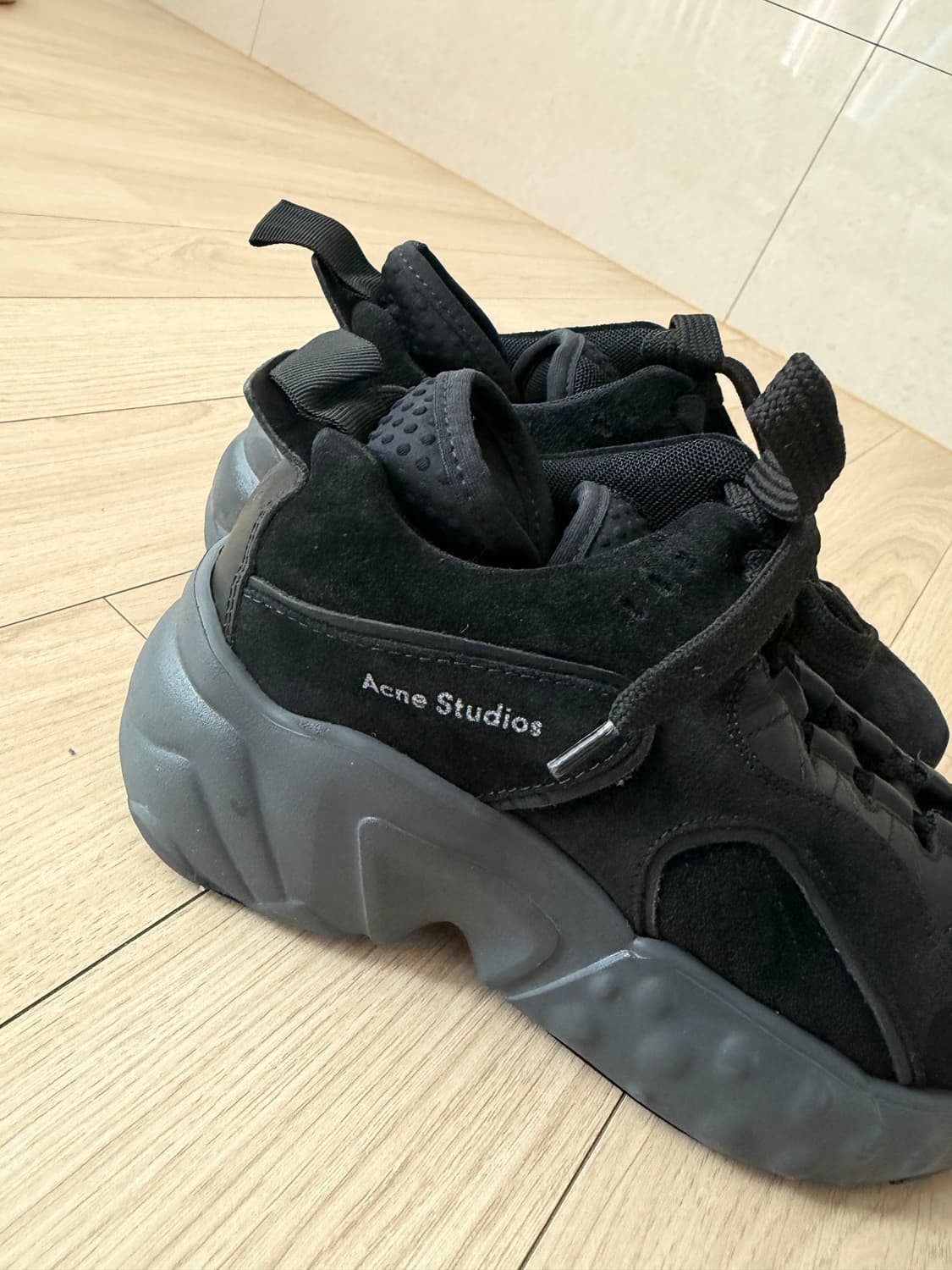 아크네 스튜디오 맨하탄 블랙 35 상품이미지5