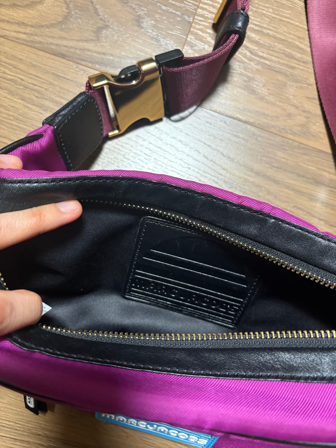 마크제이콥스 슬링백 상품이미지3