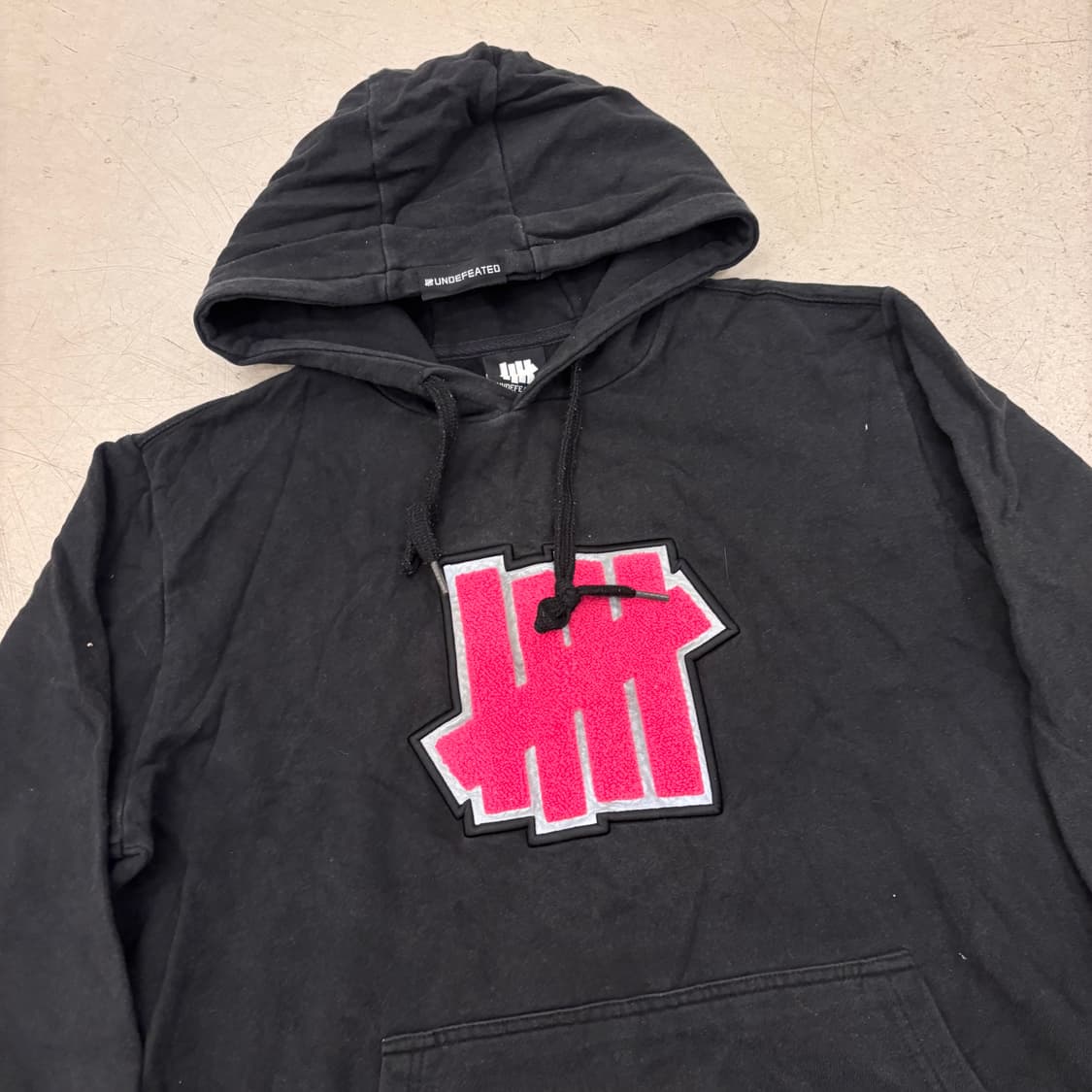 언디핏 빅로고 후드티 상품이미지2