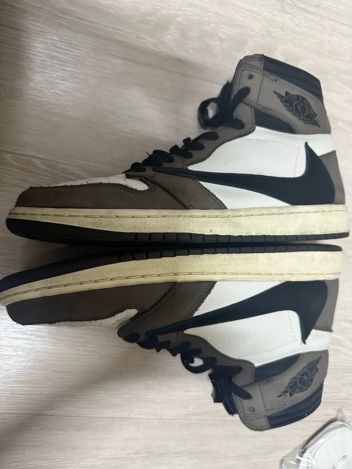 조던 1 x 트래비스 스캇 레트로 하이 OG SP 모카 280 상품이미지3