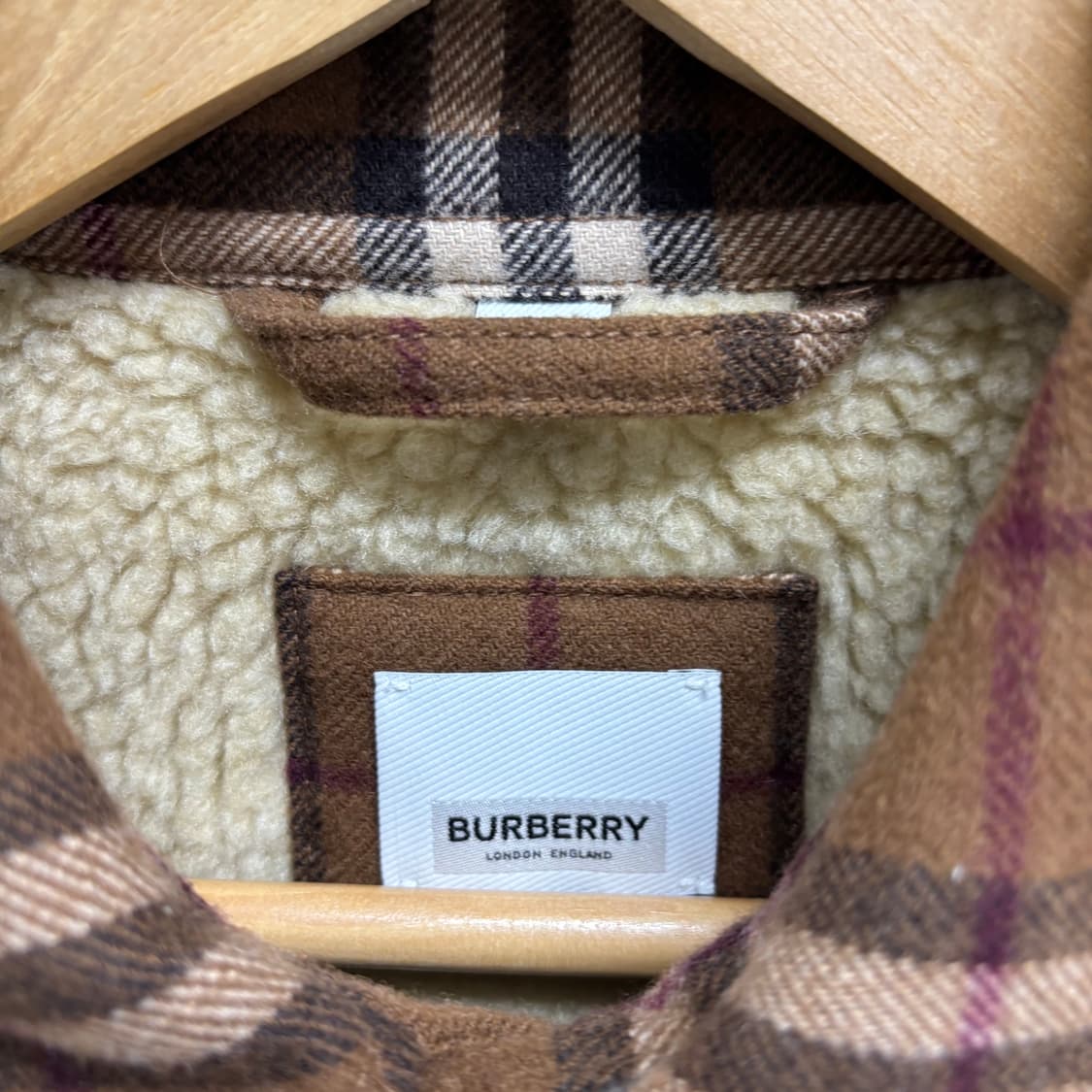 [M]버버리 체크 울 양털 자켓 상품이미지3