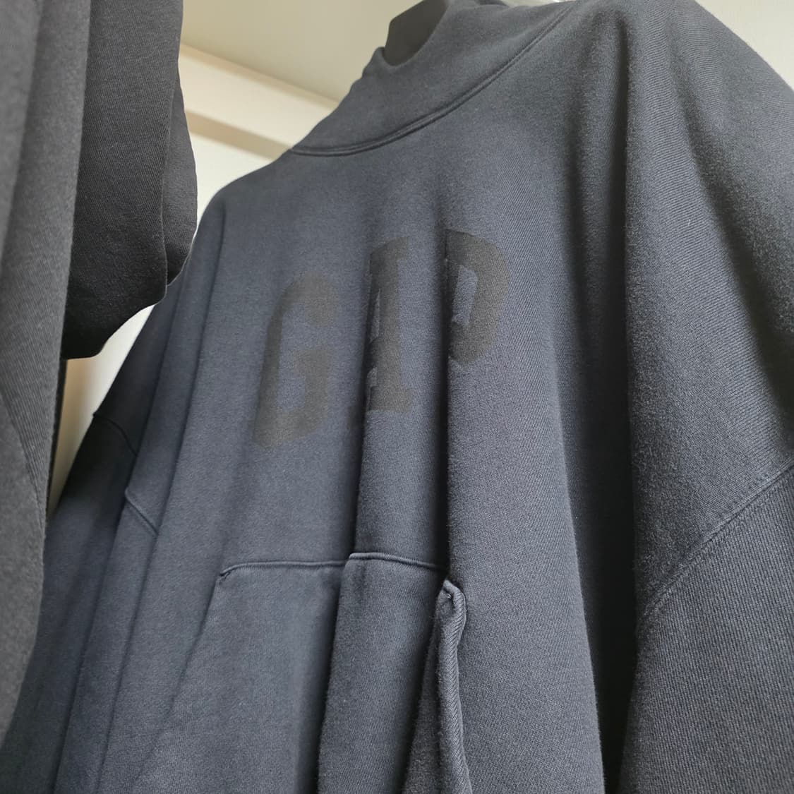 Yeezy gap 도브 후디 S사이즈 워시드블랙 상품이미지1