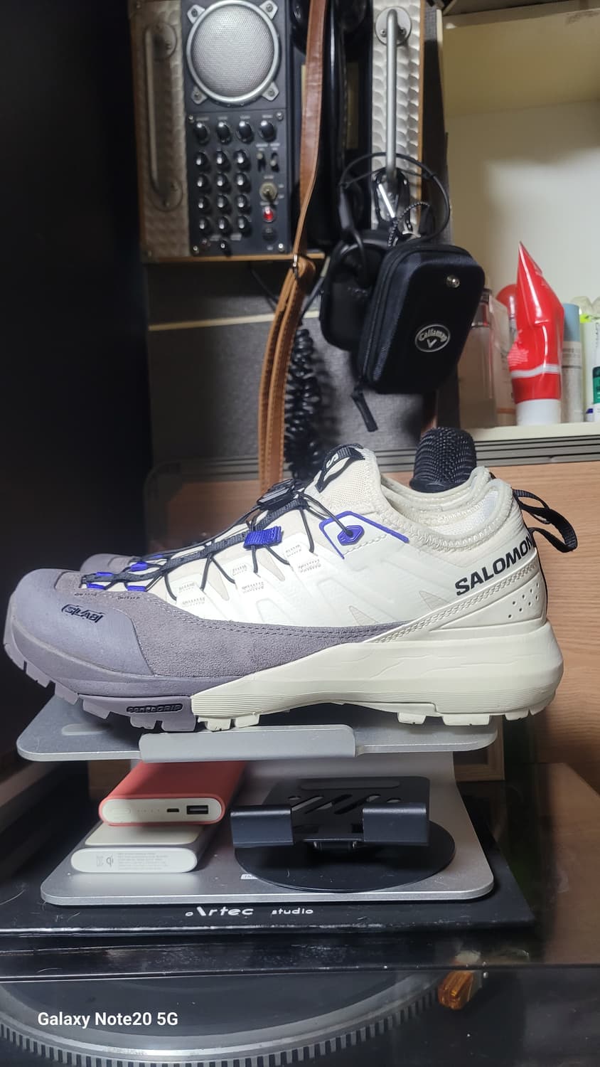 살로몬 스니커즈 상품이미지1