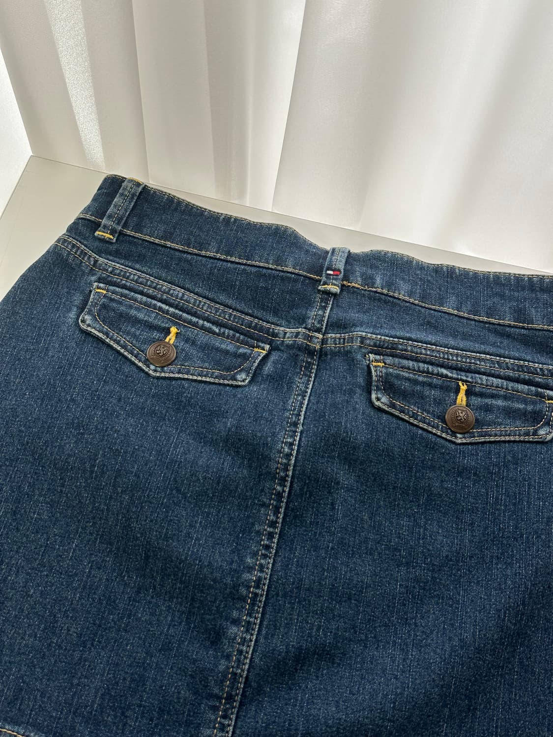 Y2K 타미 힐피거 청치마 상품이미지4