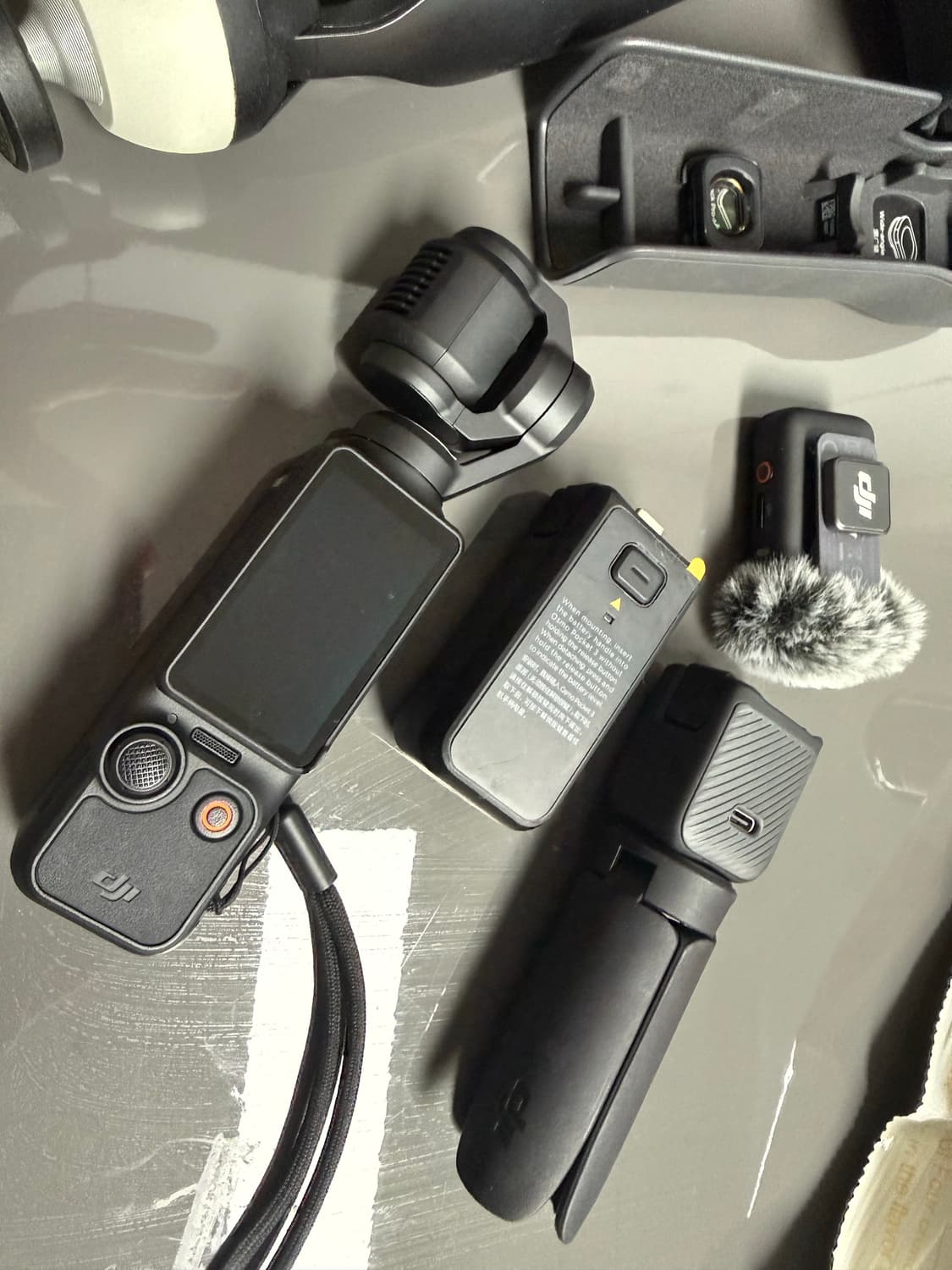 DJI 오즈모 포켓 3 크리에이터 콤보(sd카드,박스 포함x) 상품이미지2