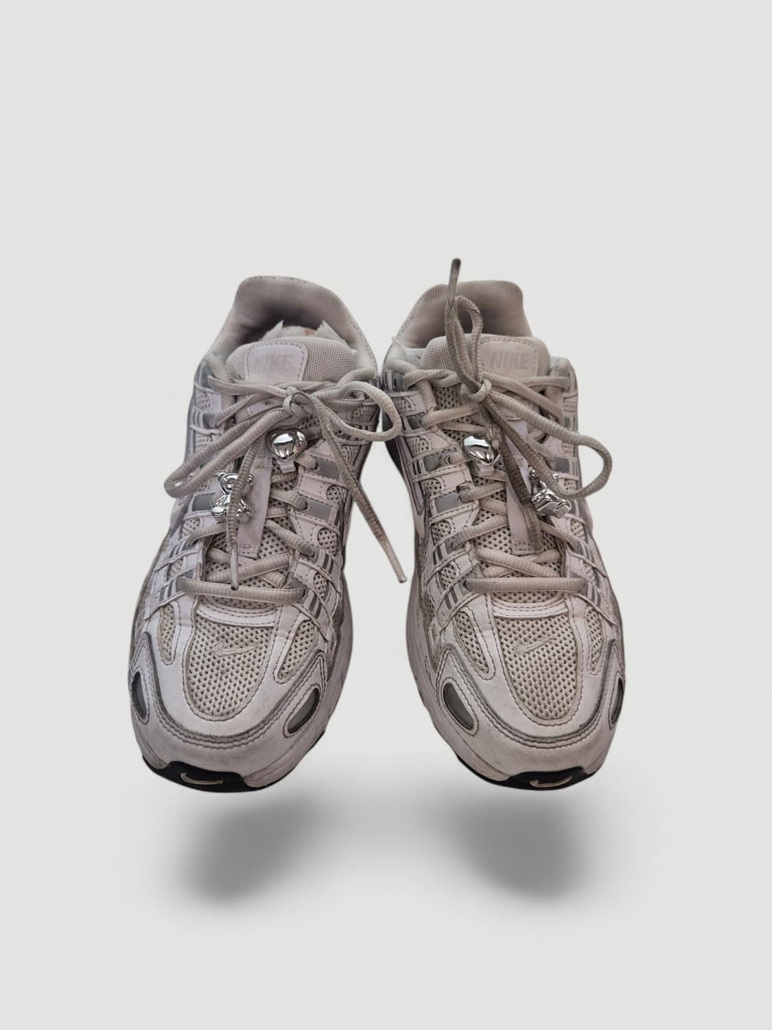 [240]나이키 메탈릭 그레이 화이트 운동화 여성 상품이미지2