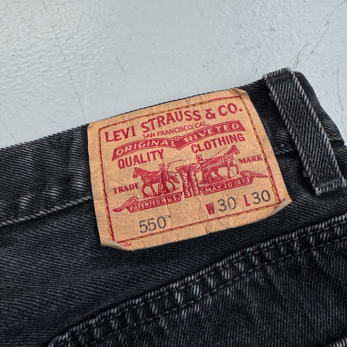 리바이스 00s 550 흑청 워싱 배기핏 데님팬츠 상품이미지6
