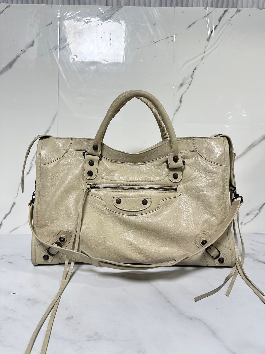 [A+ 정품] 발렌시아가 시티 모터백 미디움 아이보리 상품이미지1