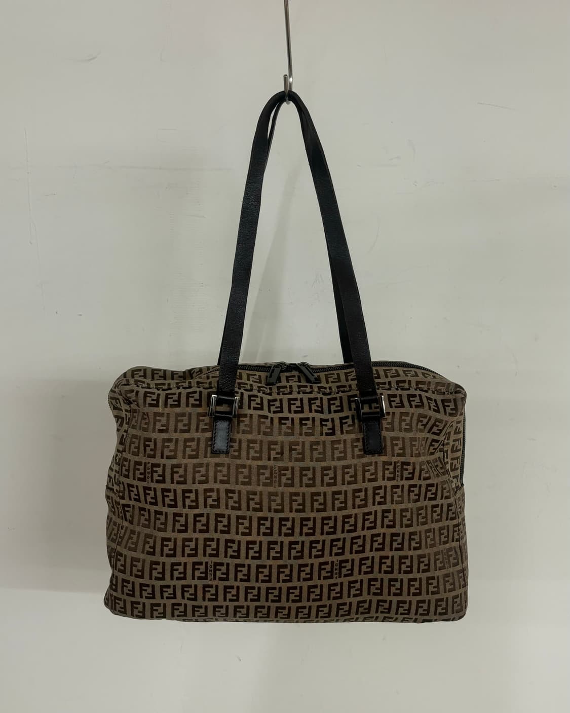 펜디 주카 FF 로고 자카드 토트백 상품이미지2