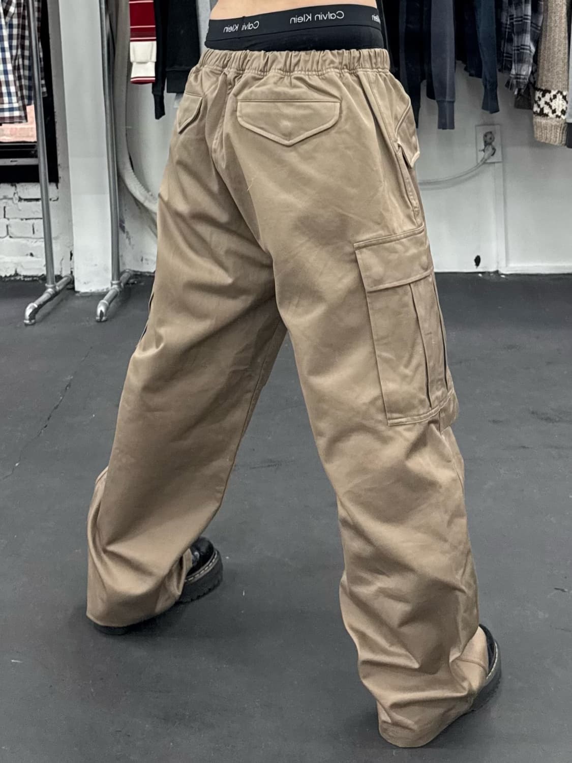 아웃스탠딩 베이지 카고팬츠 상품이미지4