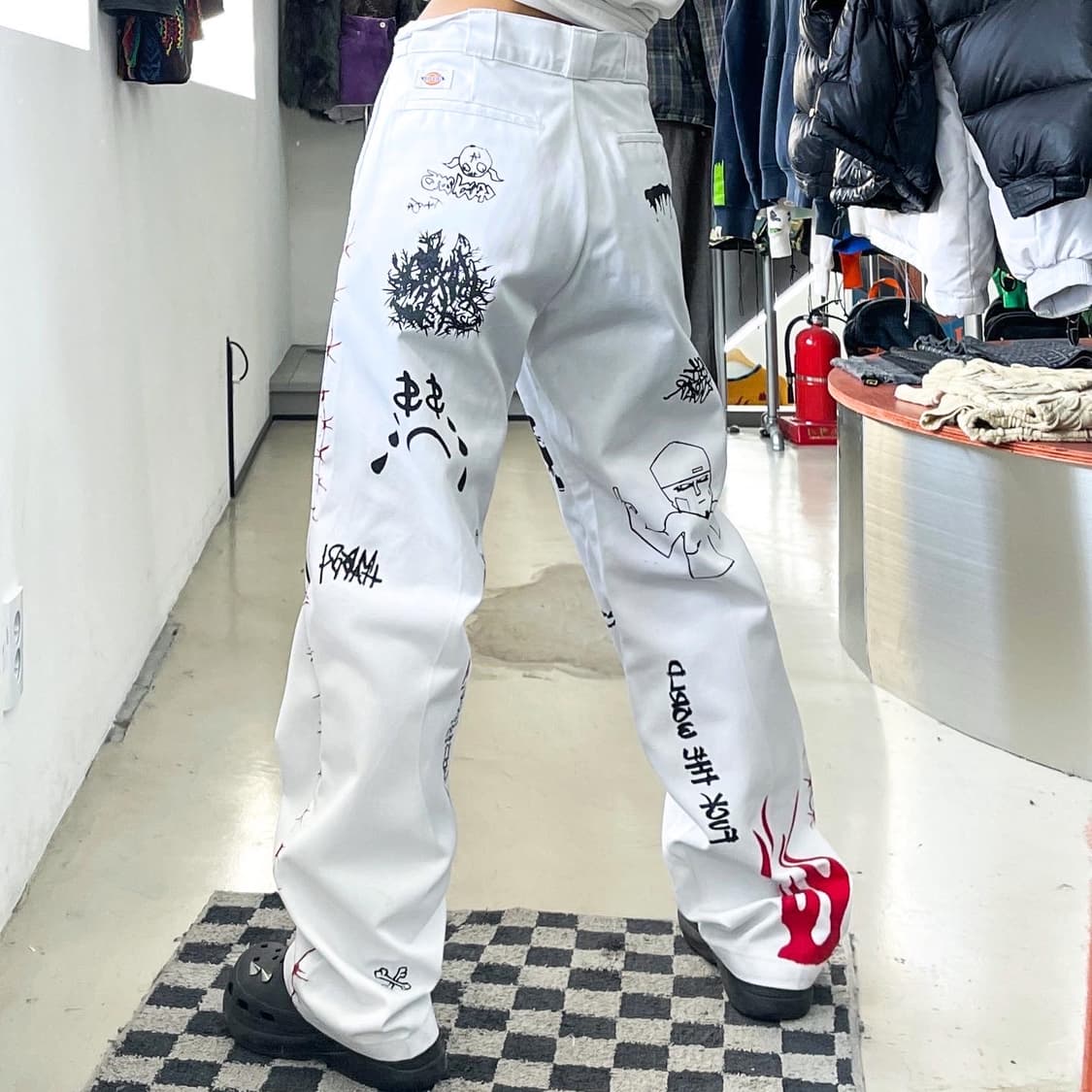 디키즈 874 아트 워크 화이트 치노 팬츠 상품이미지4