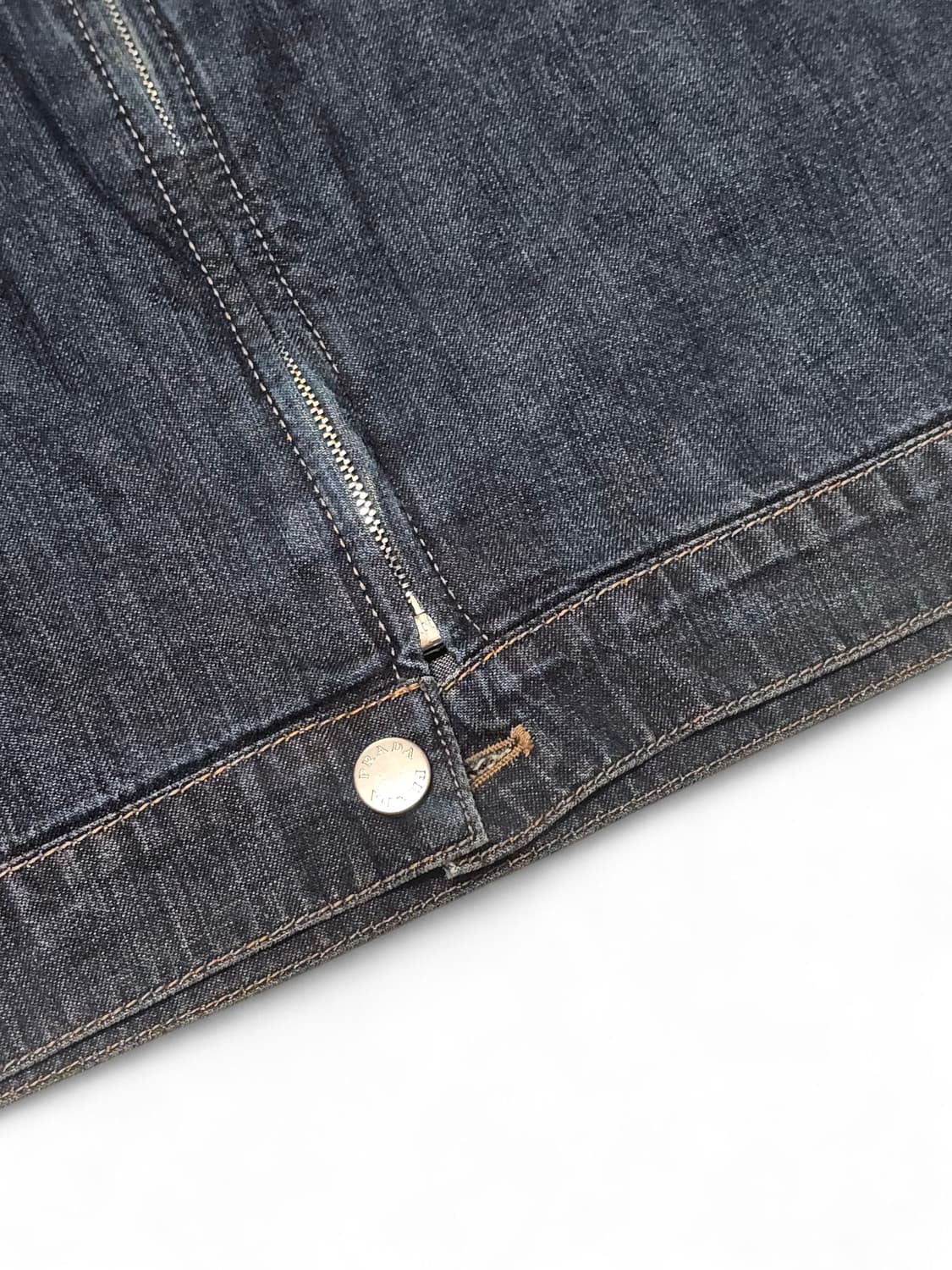 프라다 삼각로고 라이트 데님 집업 자켓 상품이미지7