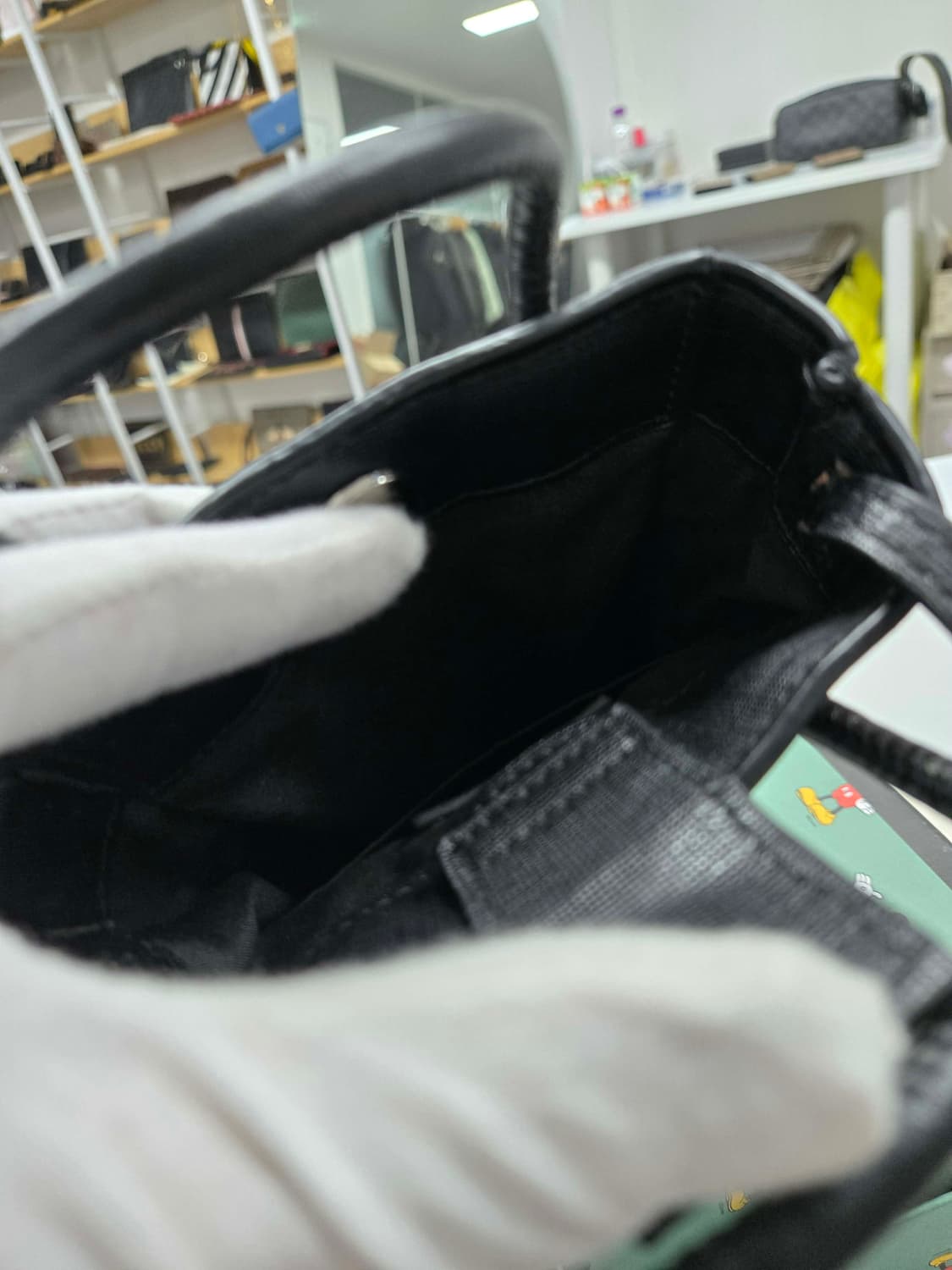 [정품]발렌시아가 폰홀더백 상품이미지8