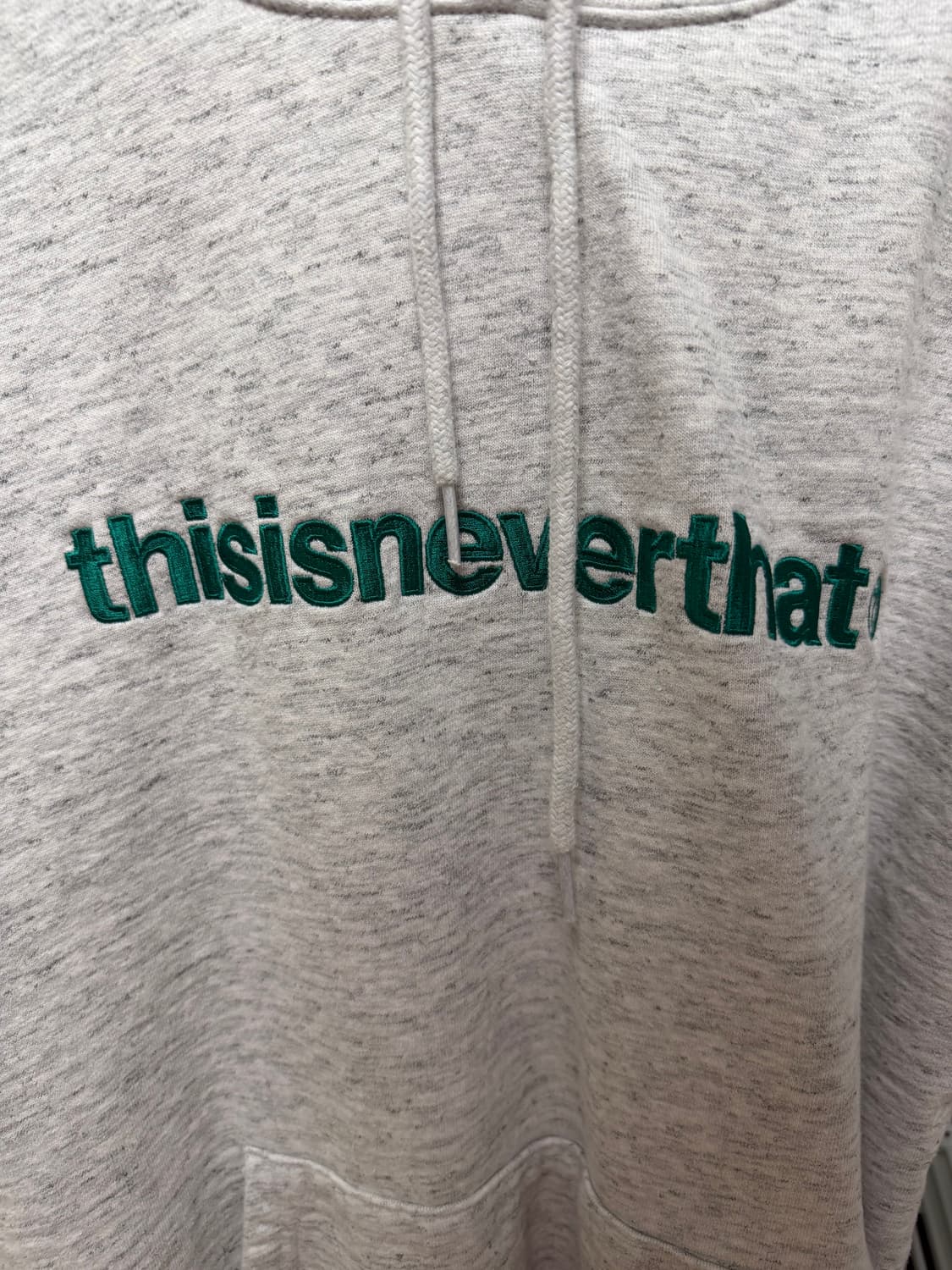 디스이즈네버댓 T-Logo Hoodie 상품이미지3