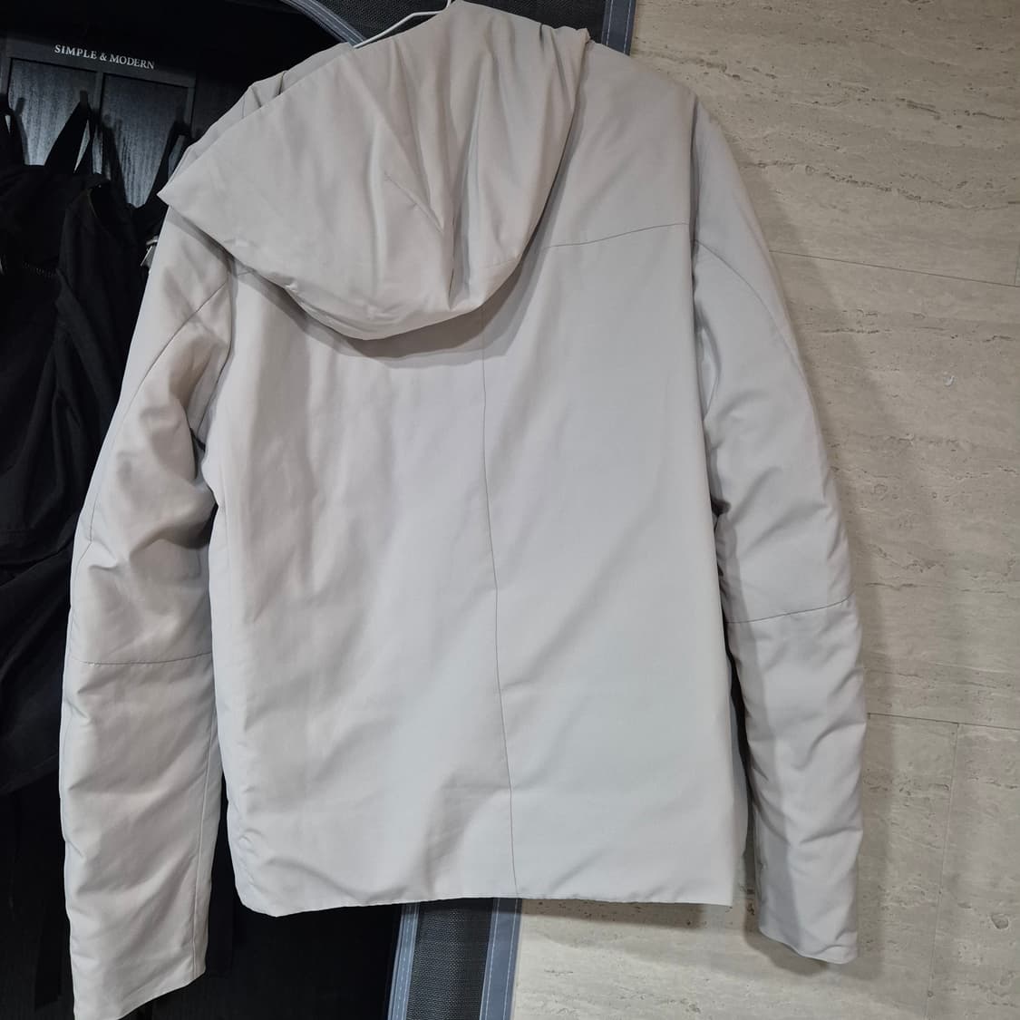 cos 후드 패디드 자켓 상품이미지1