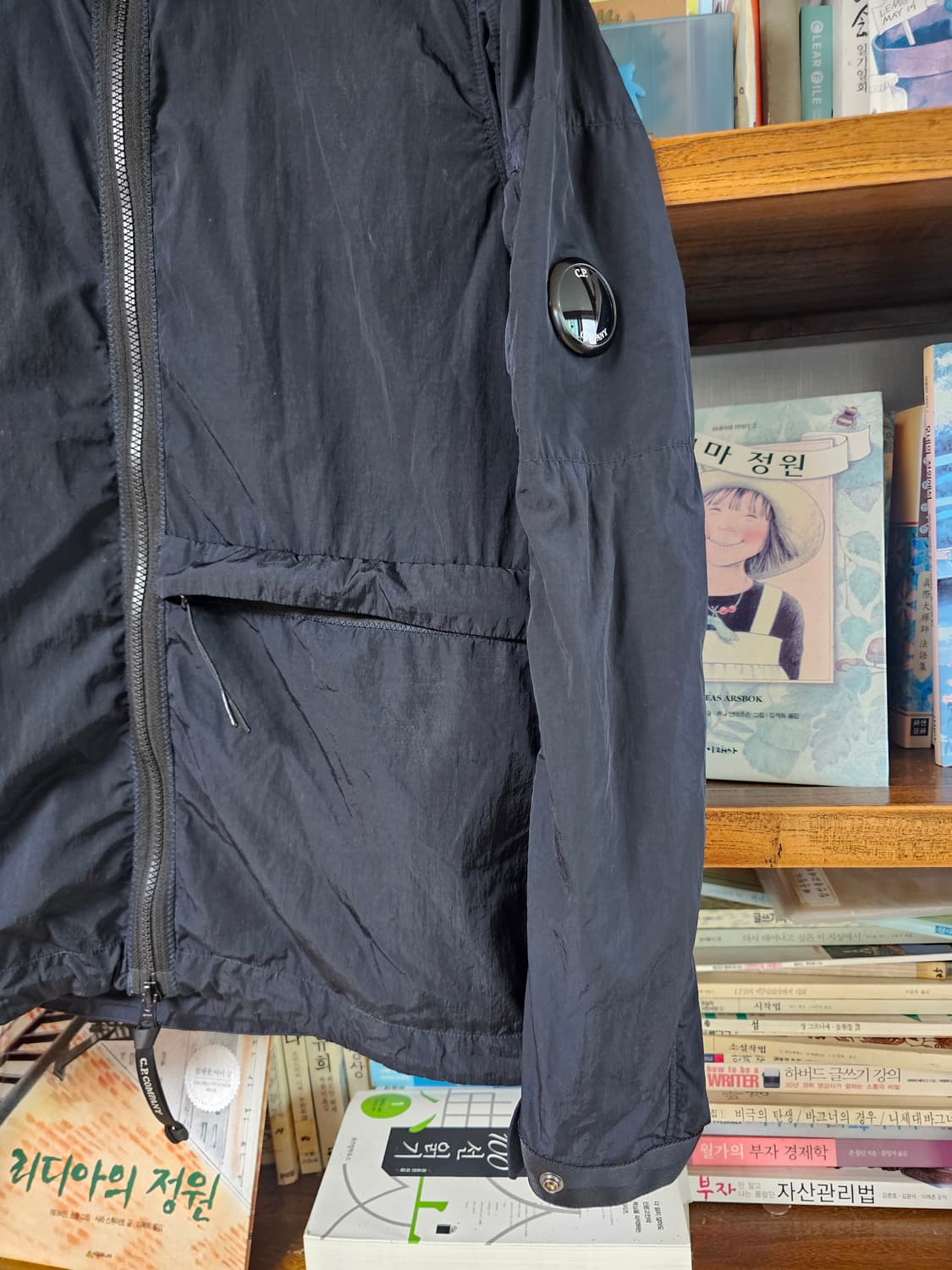 씨피컴퍼니 짙은 네이비 나일론 자켓 팔아요 95 s cp 바람막이 상품이미지3