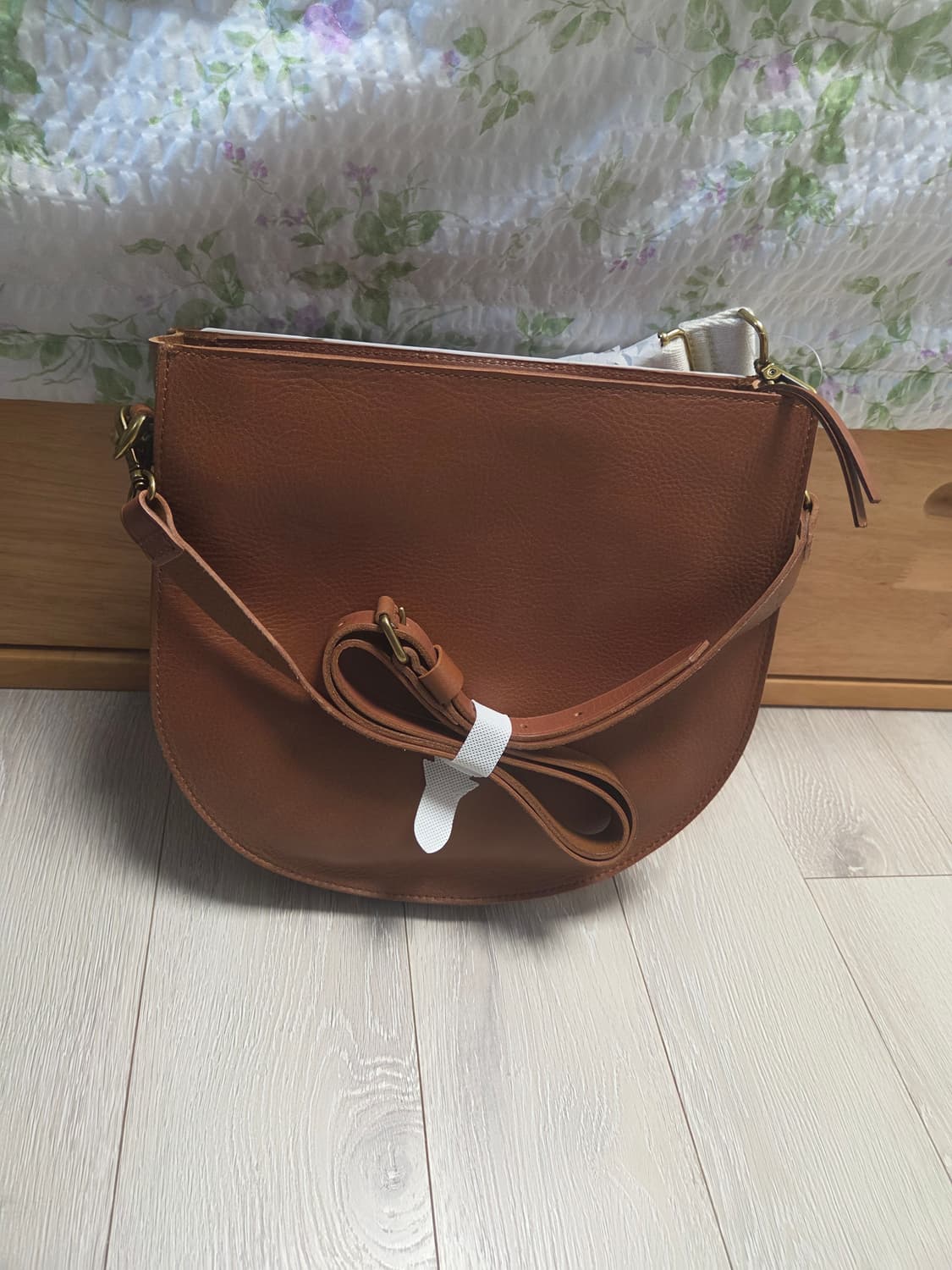 (새상품) 메이드웰 트랜스포트 가죽 새들백 상품이미지3