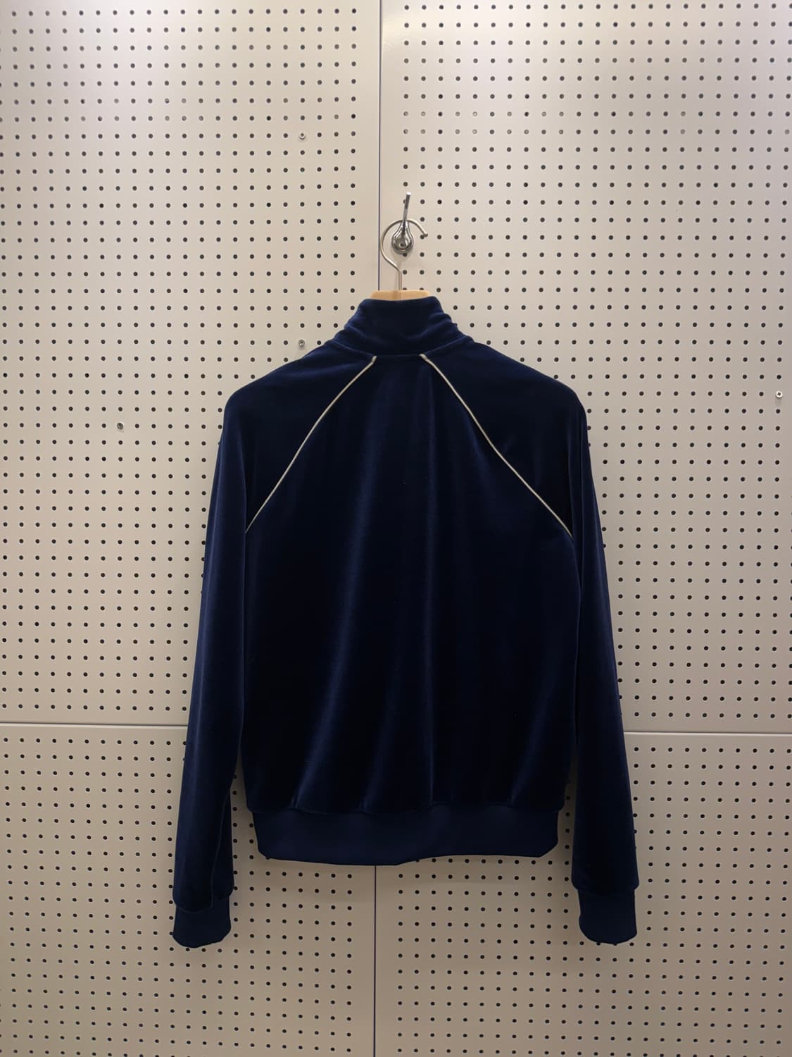 나이키 벨벳 크롭 트랙탑 져지 네이비  U9 상품이미지3