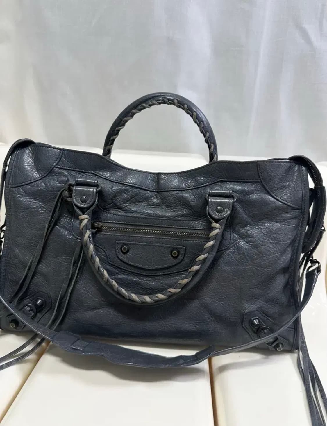 발렌시아가 시티 모터백 미디움 다크그레이 흑장 상품이미지7