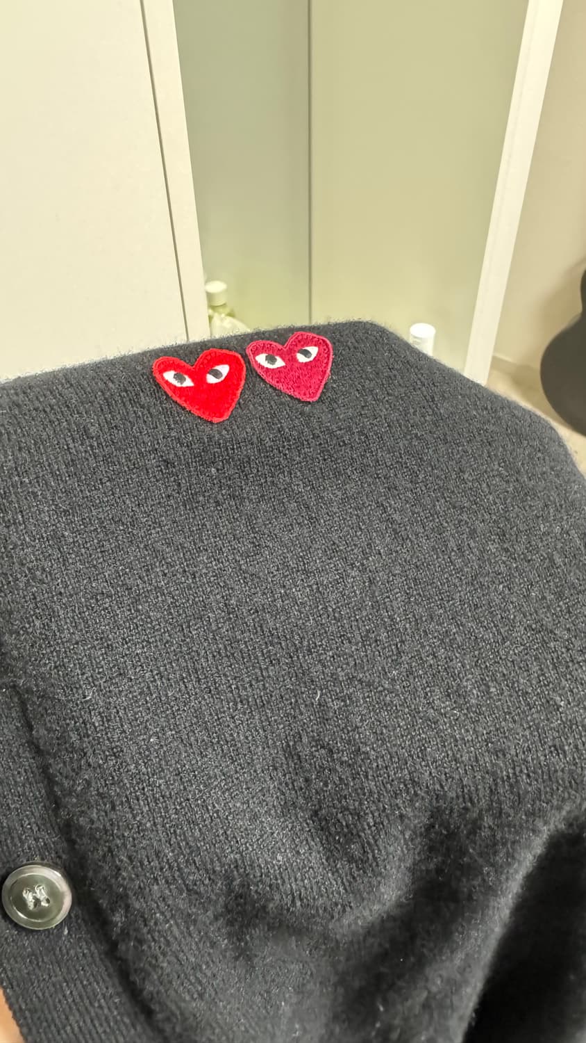 [L] 플레이 꼼데가르송 더블 하트 가디건 블랙 상품이미지3