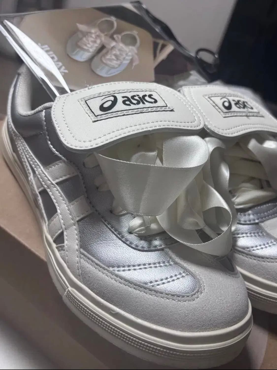 아식스 에어론 메탈릭 실버 225 상품이미지3