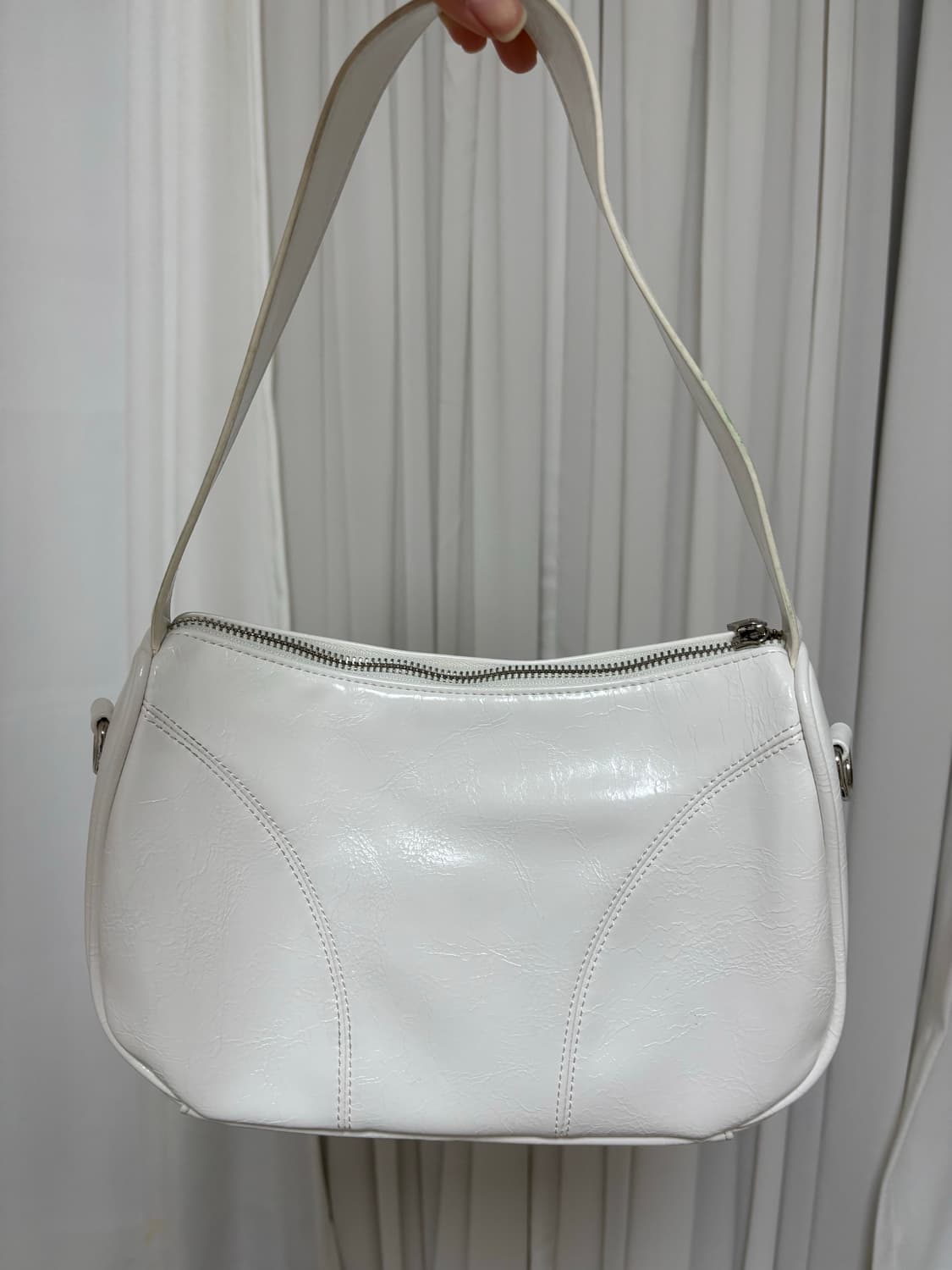 일리고 화이트 숄더백 (새상품, 택있음) 상품이미지2