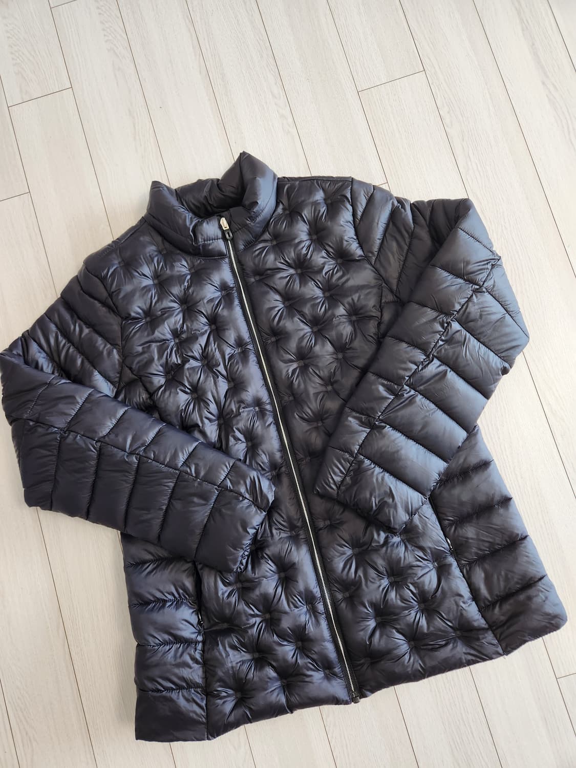 새상품급)여성 경량패딩 사이즈100(L)

여러 중고사이트에도 같이 판매 상품이미지1