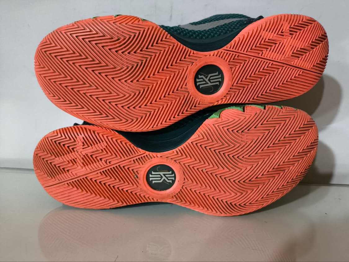 275mm 나이키 카이리1 비너스 농구화 상품이미지9